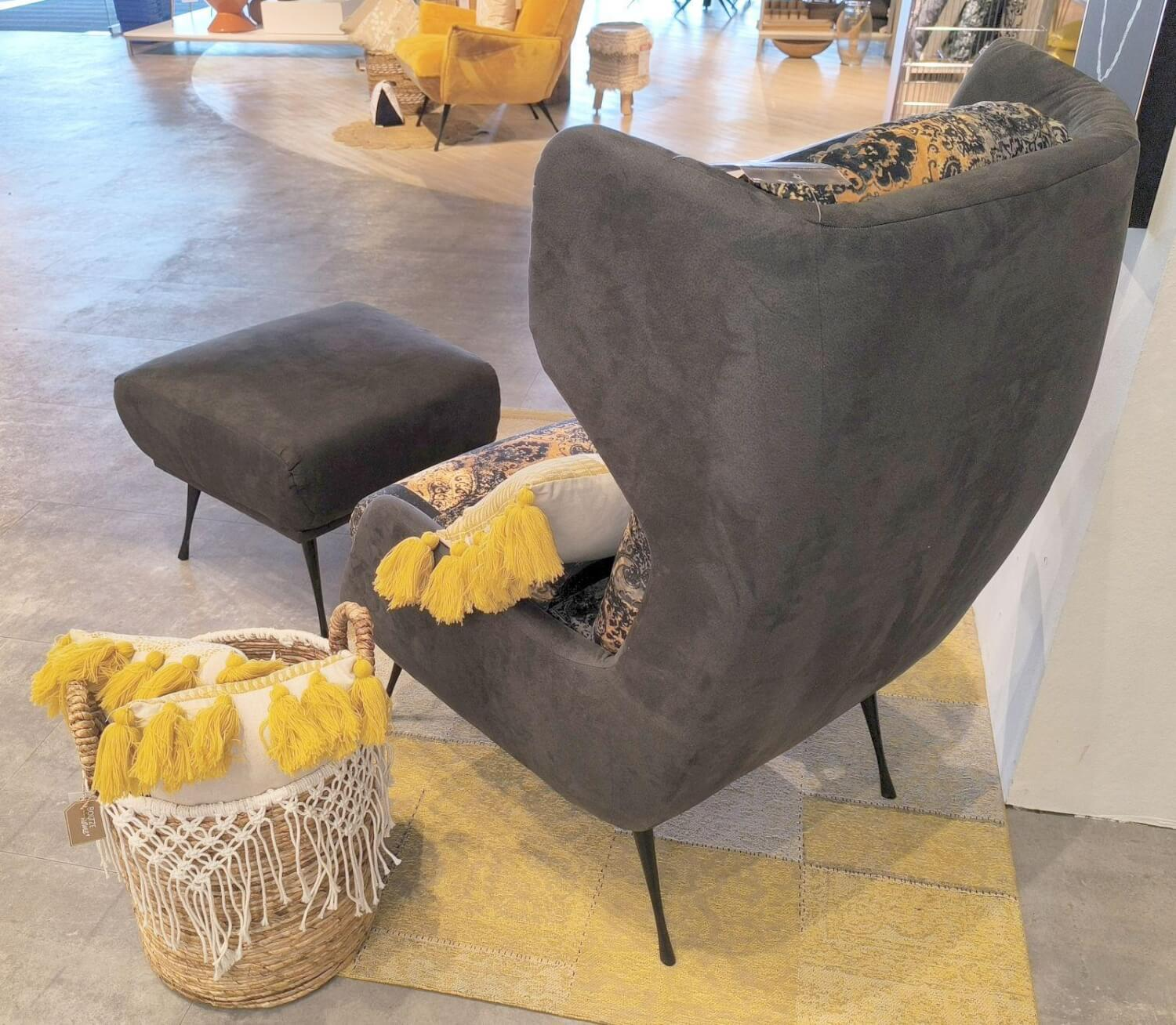 Ludwig Gutmann - Sessel Shorty Stoff Außen 356 77 Anthrazit Innen 361 77 Anthrazit Gestell Metall Schwarz Inklusive Hocker - 4