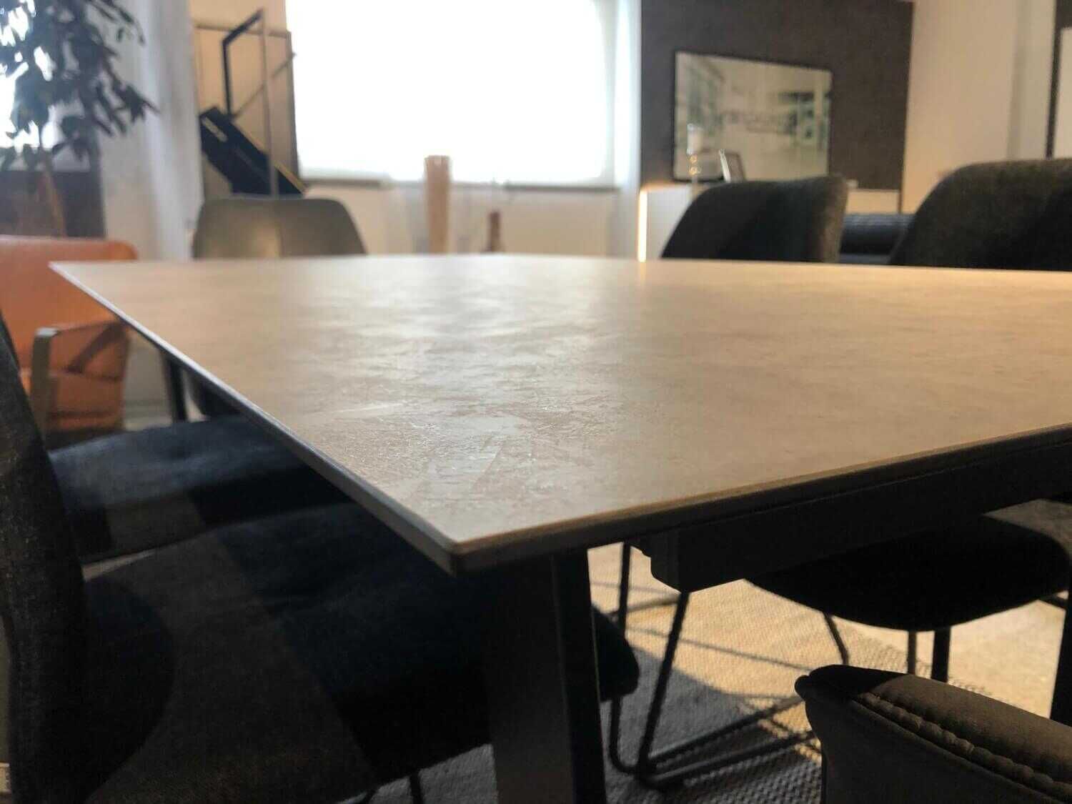 Essgruppe Dinner 5000 Tischplatte Zementdesign mit 6 Stühlen