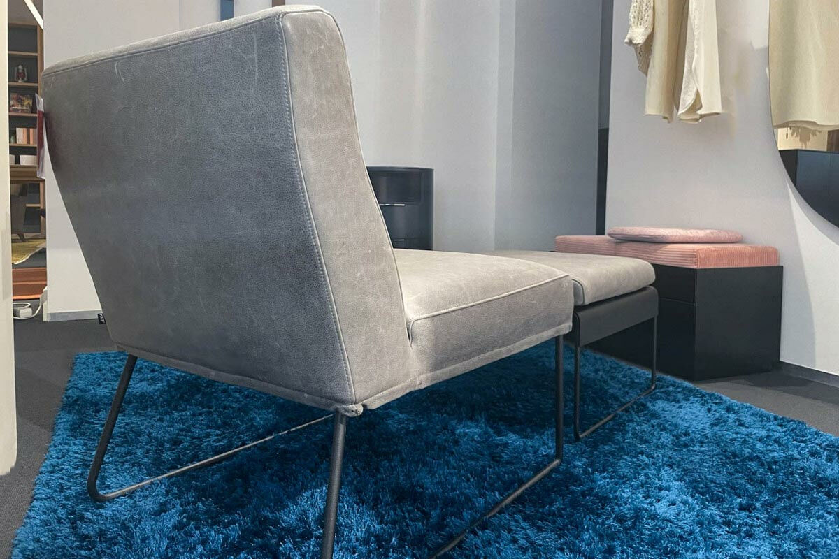 KFF - Sessel D-Light Lounge Leder Siena Greystone 1258 Grau Gestell Rundrohrkufe Schwarz M02 Mit Hockertisch - 5
