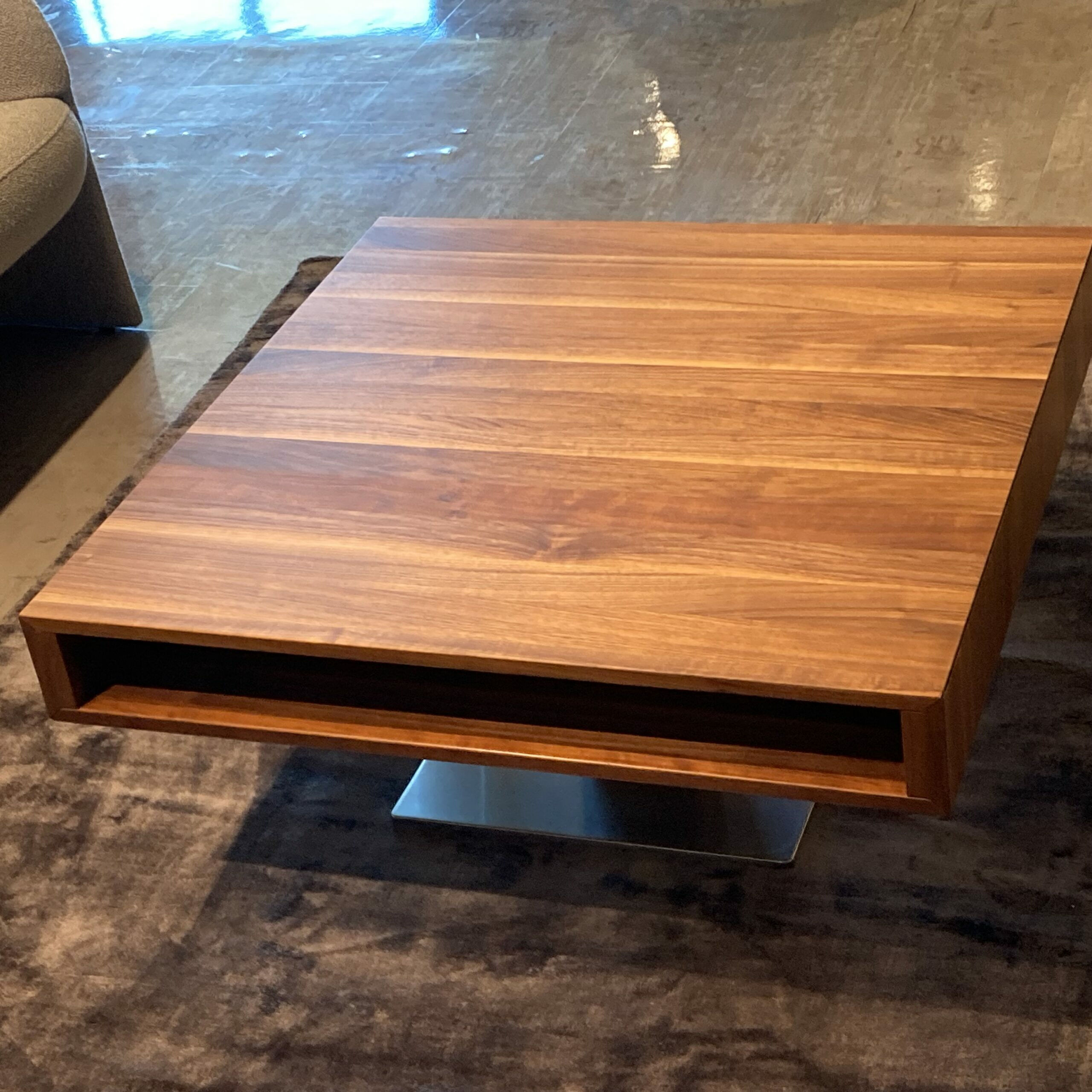 Team 7 - Couchtisch Lift CTLIH 0909 Nussbaum Naturöl Gestell Edelstahl Finish - 5