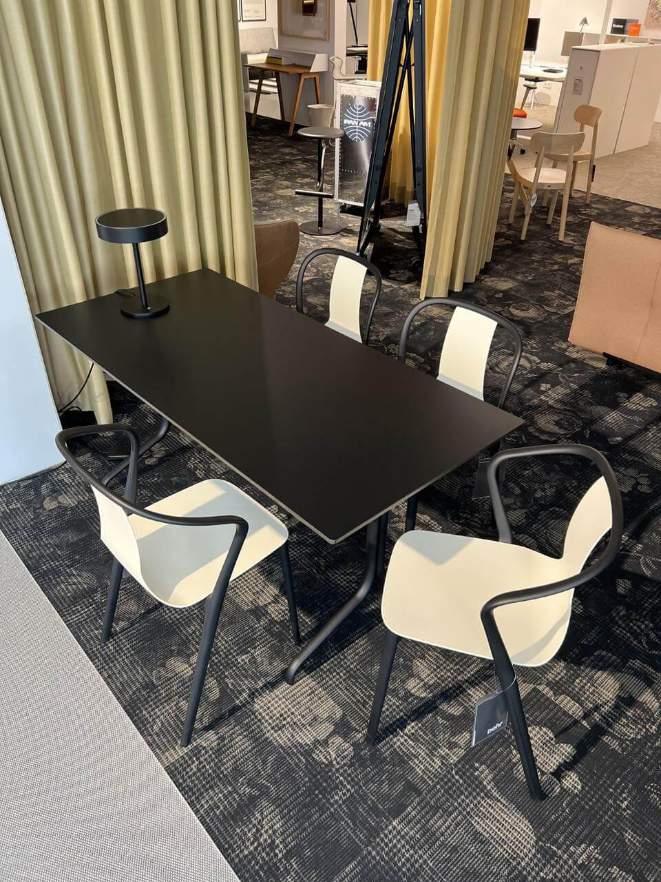 Vitra - Esstisch Belleville Table Bistro Outdoor Platte HPL 30 Schwarz Gestell Metall Tiefschwarz Pulverbeschichtet - 3