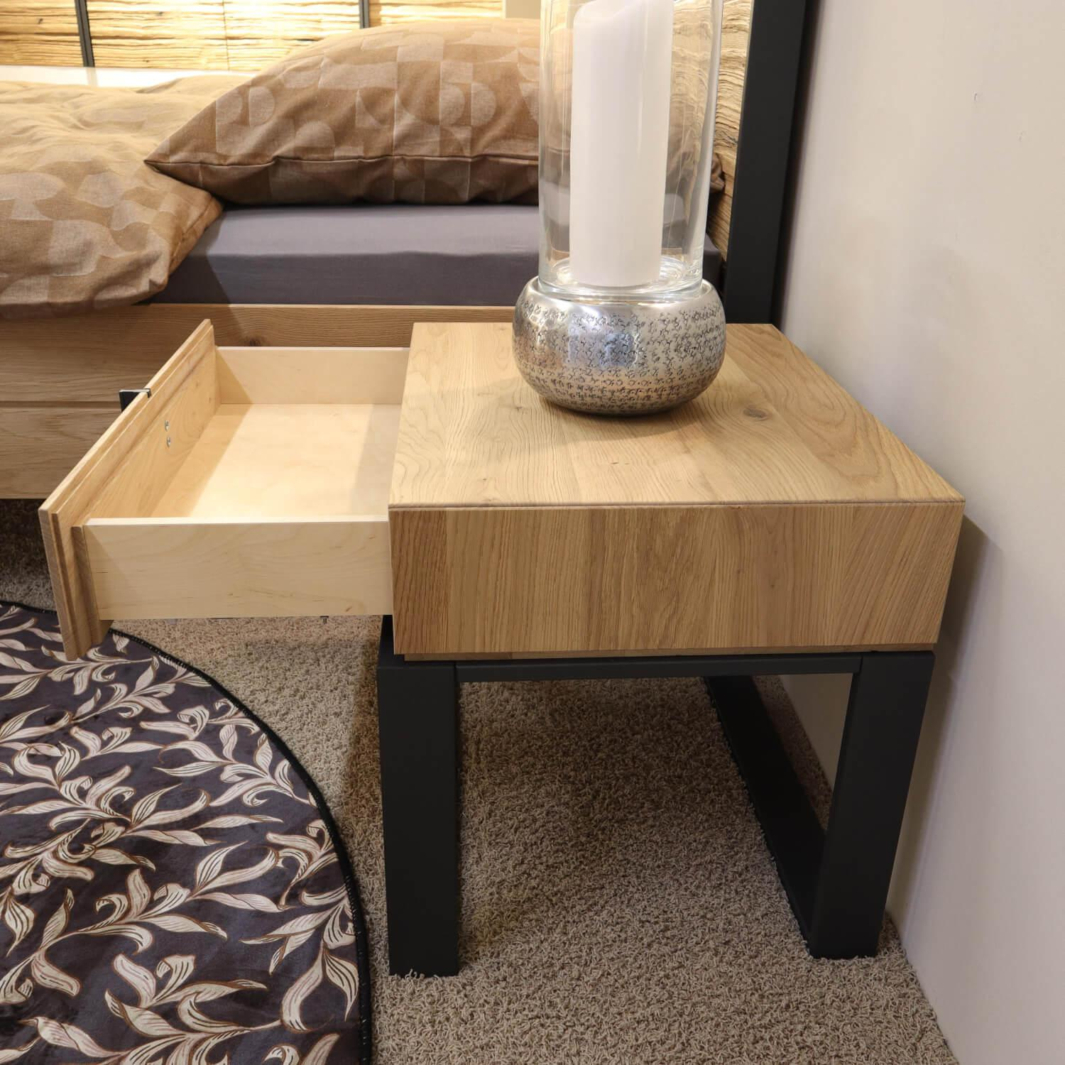 Contur - Schlafzimmer Acerra C Wildeiche Massiv Mit Bett Kommode 2 Nachttischen Und Kleiderschrank - 6