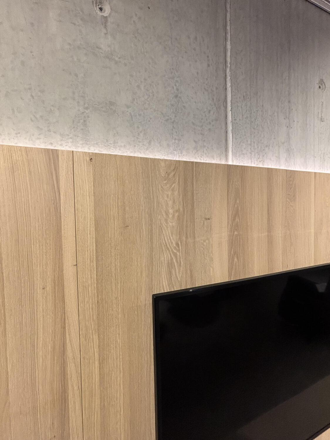 Team 7 - Wohnwand Cubus Pure 32 Eiche Weiß Geölt Farbglas In Naturweiß Kiesel Grau Und Graphitgrau Mit Beleuchtung Und TV-Halteplatte - 12