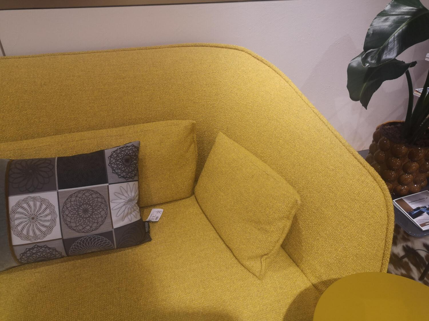 Sofa Nook Stoff 80 Mais Gelb mit Hocker und 3 Lendenkissen