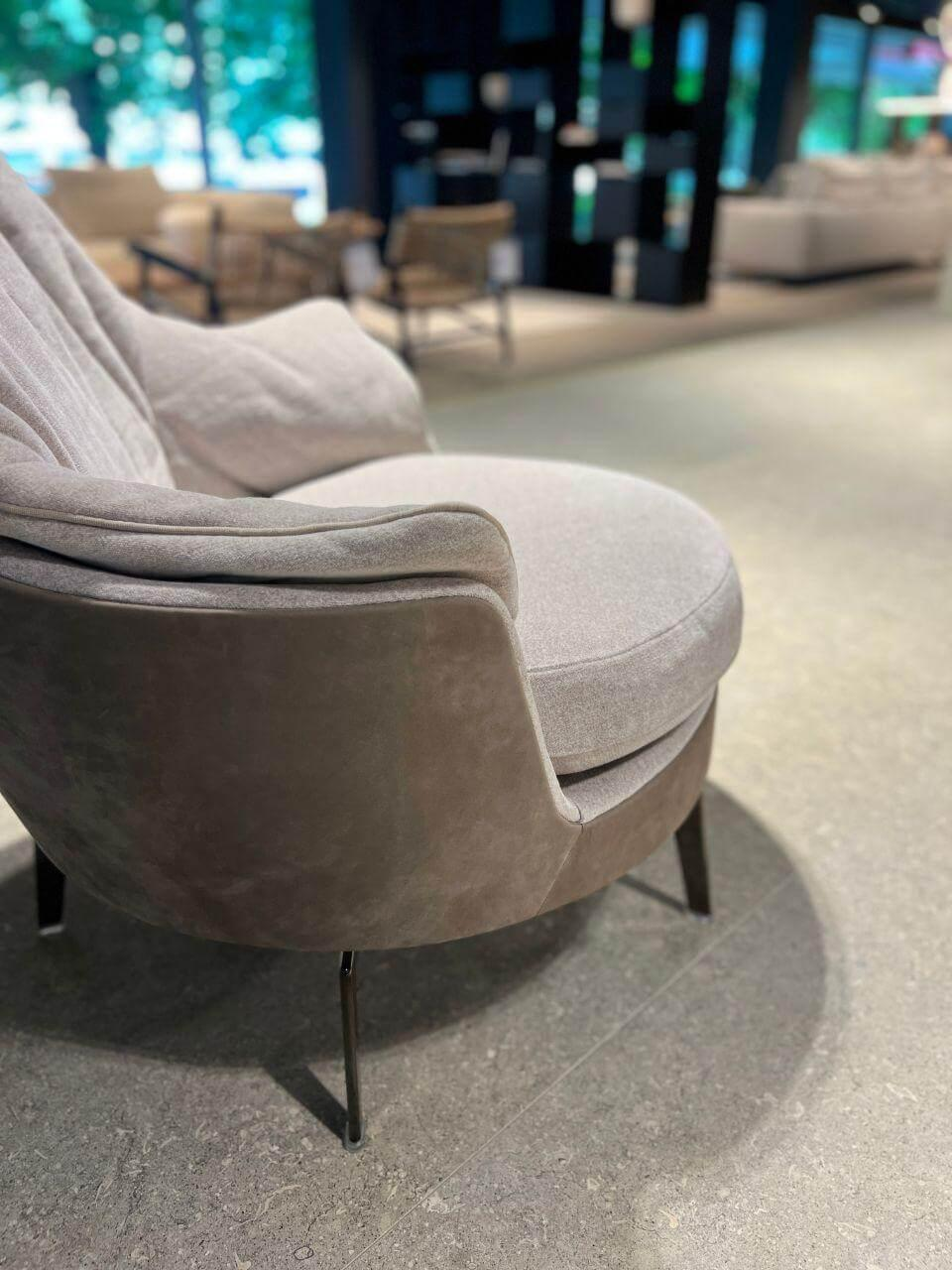 Flexform - Sessel Guscioalto Innen Stoff Extra Edda 541 Beige Außen Leder Deluxe 702 Beige Drehgestell Metall Schwarzchrom - 4