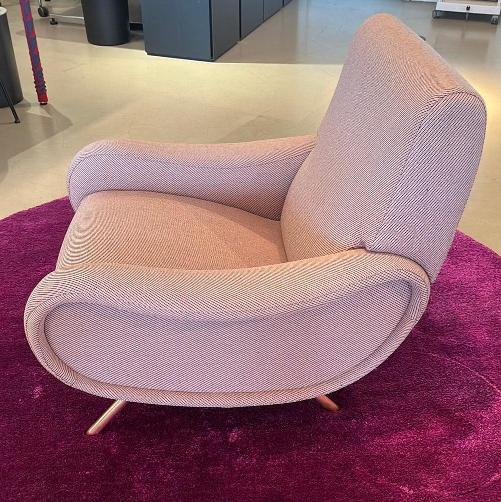Cassina - Sessel Lady Stoff Everest Masai S Rosa Gestell Stahl Messingfarbig - 5