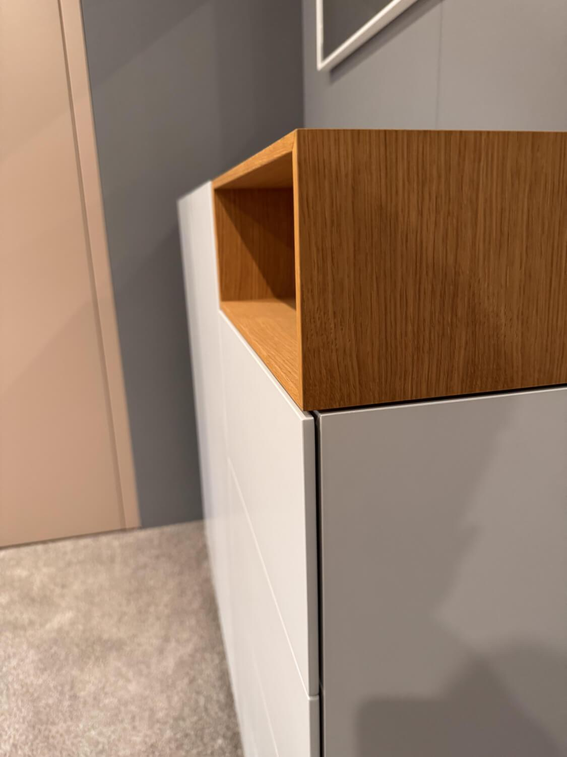 Schönbuch - Sideboard Lack Basisfarbe Grau Weiß Offenes Element Eiche Natur Geölt Mit 2 Türen Und 4 Schubkästen - 2