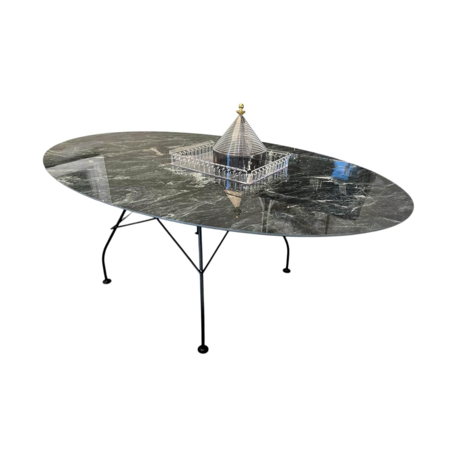 Kartell - Esstisch Glossy Marble Oval Platte Marmor GR Grün Gestell Stahl Schwarz Lackiert - 1