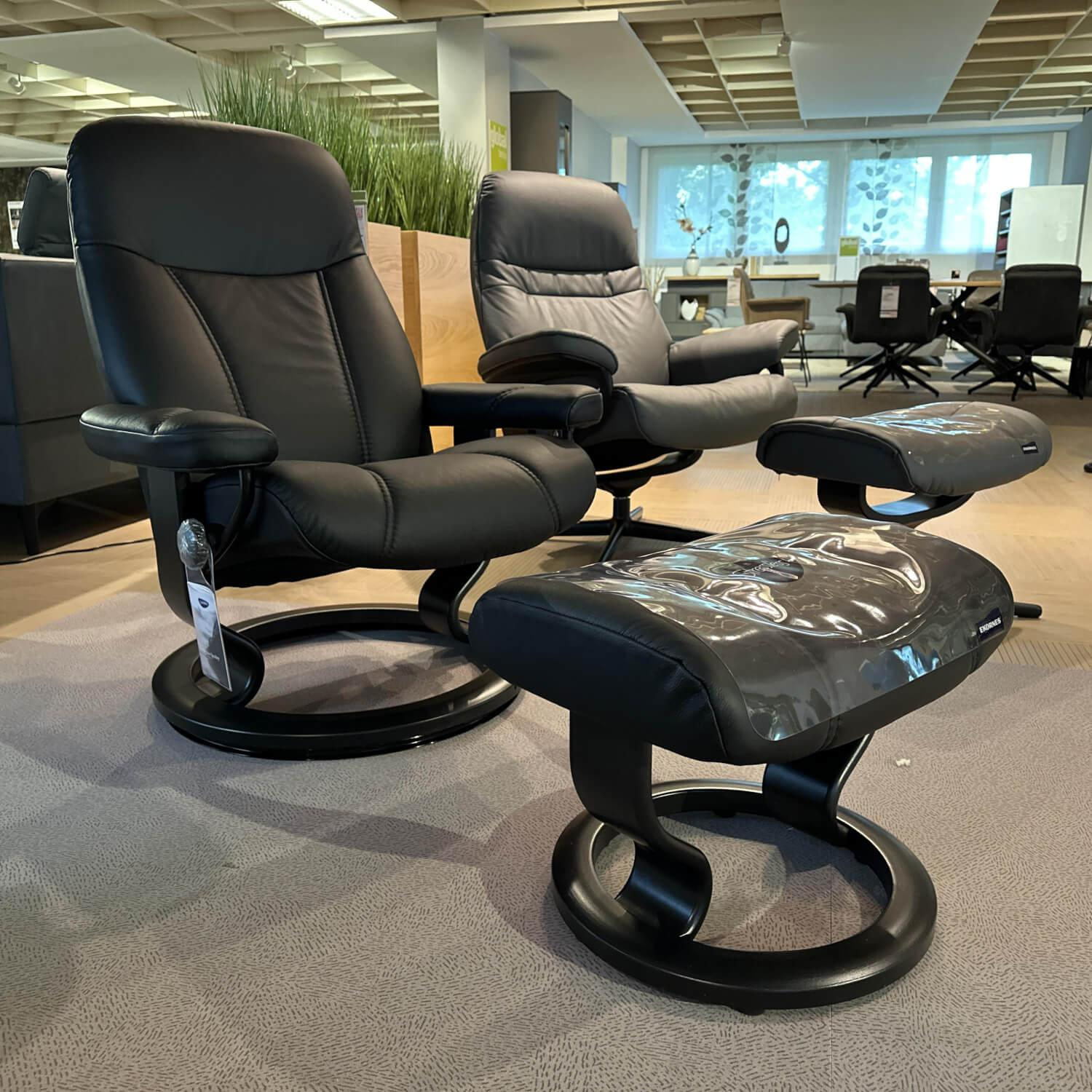 Stressless - Sessel Consul M Leder 093 Batick 19 Black Schwarz Gestell Classic Holz 05 Schwarz Gebeizt Mit Hocker - 2