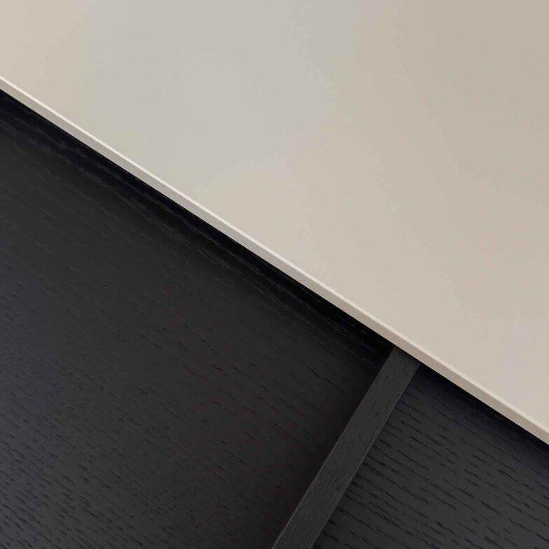 Minotti - 2er-Set Nachttisch Harvey Lack Sand Opace Matt Beige Gestell Esche Mokka Braun Lackiert - 2