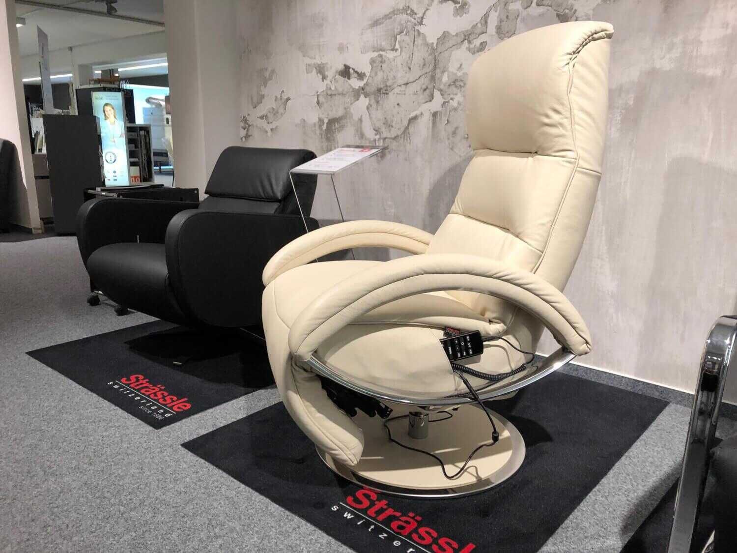 Strässle - Massage-Sessel Aaron Leder Creme mit Ladekabel - 3