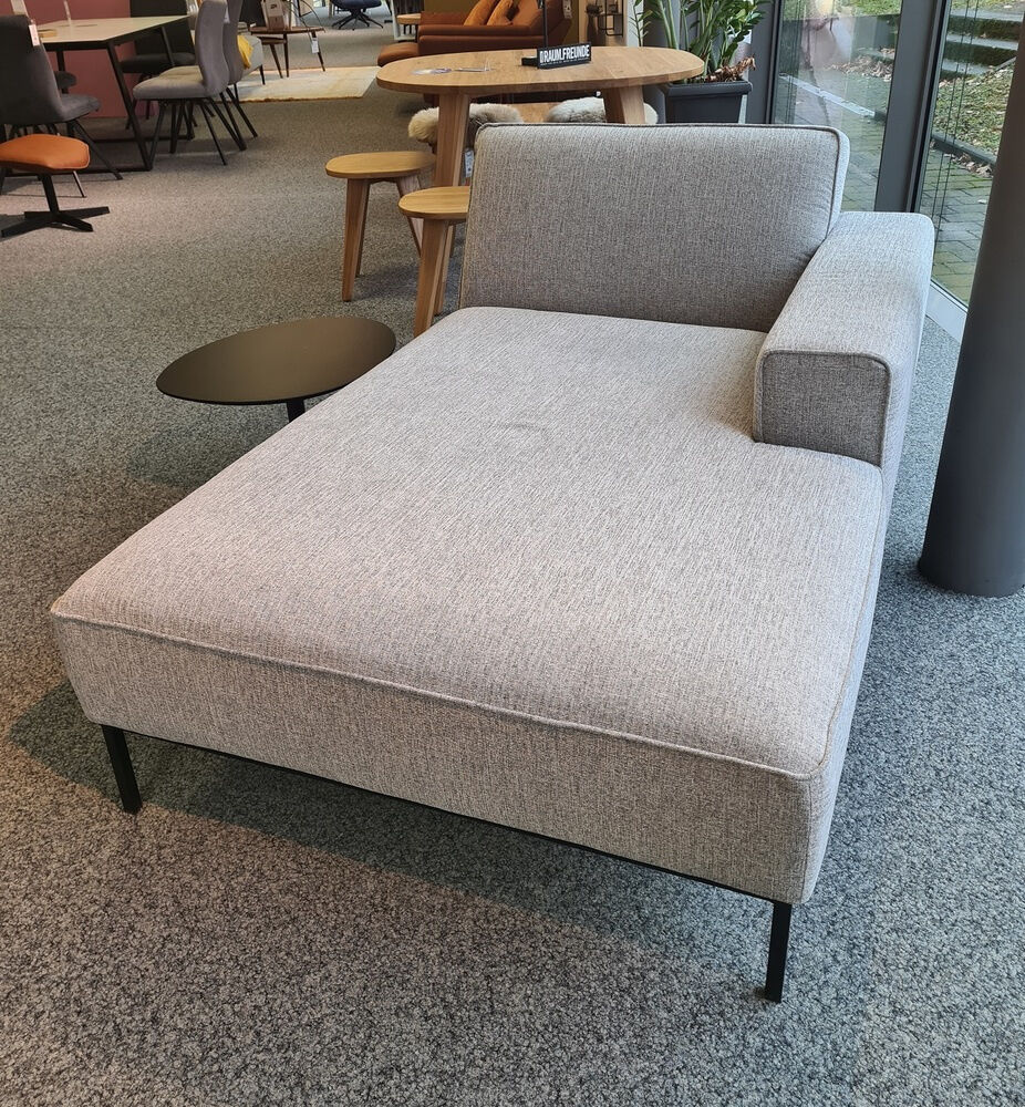 Sits - Sofa Morten Raumfreunde Stoff King 4 Light Grey Grau Metallfuß Schwarz - 3