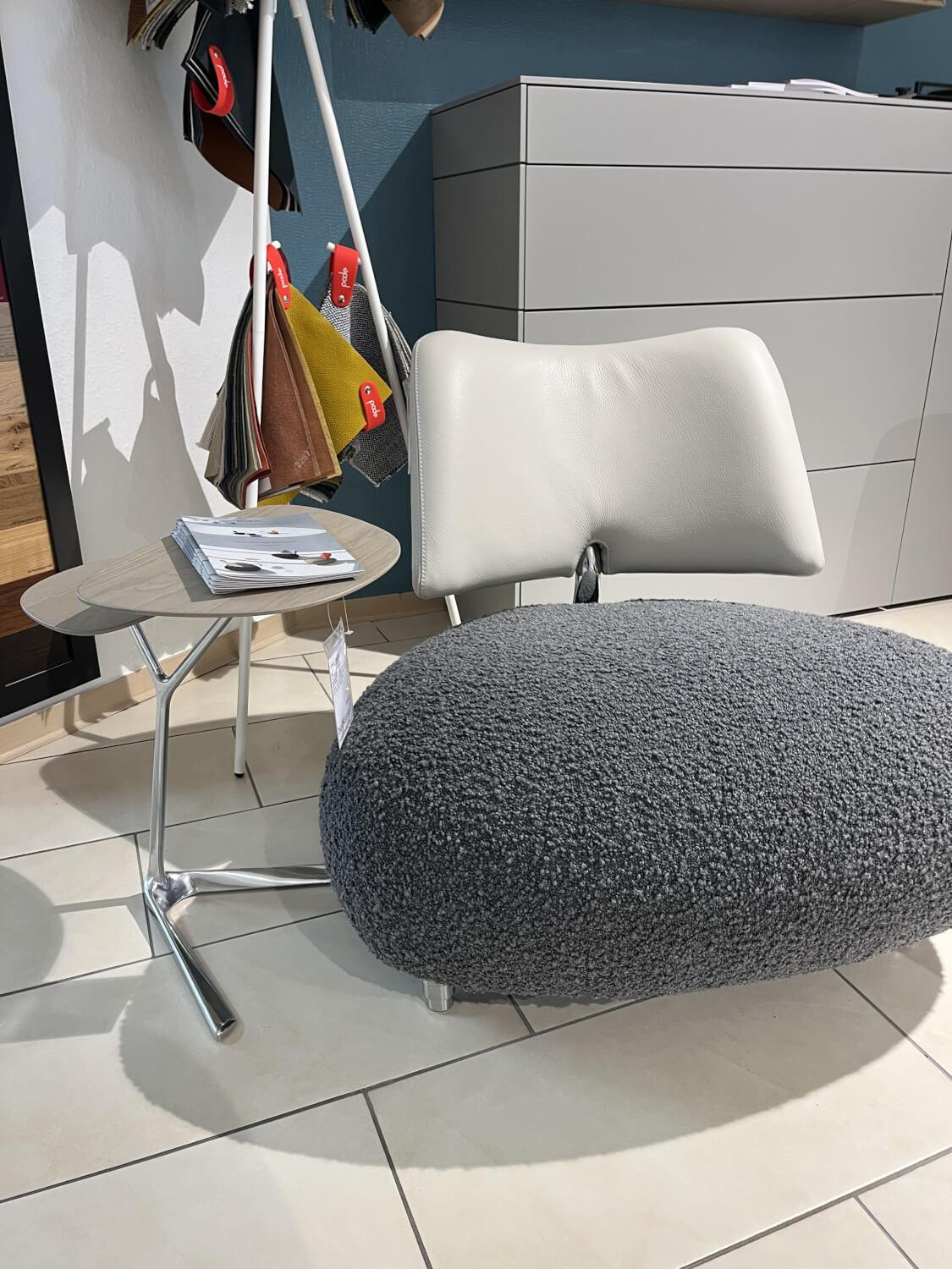 Leolux - Sessel Pallone Leder Senso Pampas Creme Stoff Robou Warm Grey Grau Gestell Chrom inkl. Beistelltisch Portello Aluminium Poliert - 3
