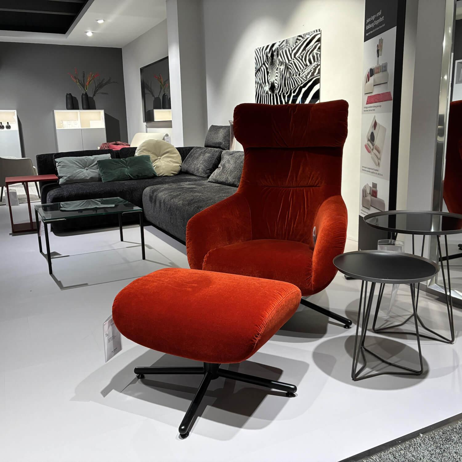 Brühl - Sessel Victor High Mit Hocker Stoff 4473 14 Rot Kreuzfuß Metall Schwarz 360 Grad Drehbar Rücken Stufenlos Verstellbat - 3