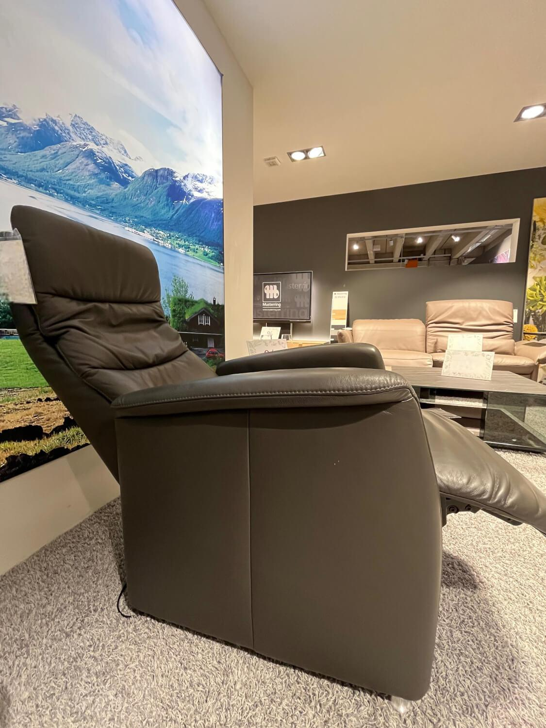 Activineo - Sessel Baccara Leder WM Anthrazit Füße Rollen Schwarz Mit Ausklappbarer Fußablage - 2