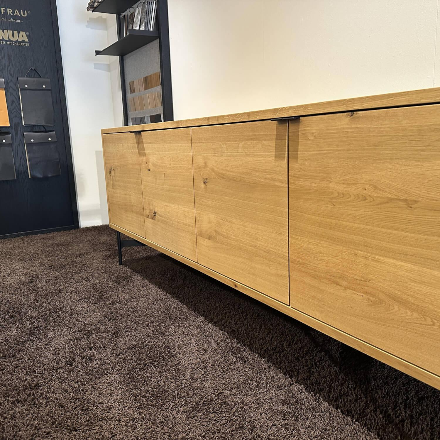 Janua - Sideboard SC21 Eiche Natur Geölt Mit Ästen Füße Y Gestell H23 RAL9005 Tiefschwarz Schwarz - 2