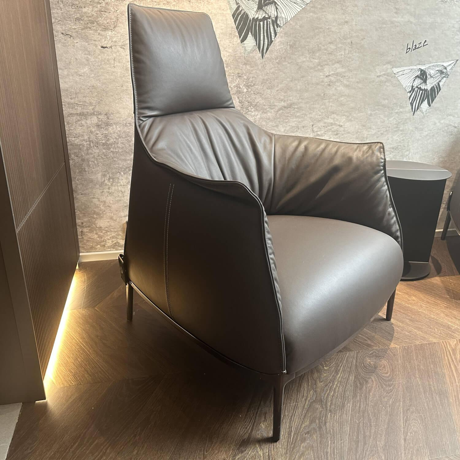 Poltrona Frau - Sessel Archibald A Highback Leder Pelle Soul Ray Grau Füße Nickel Brüniert Schwarz Glänzend - 4