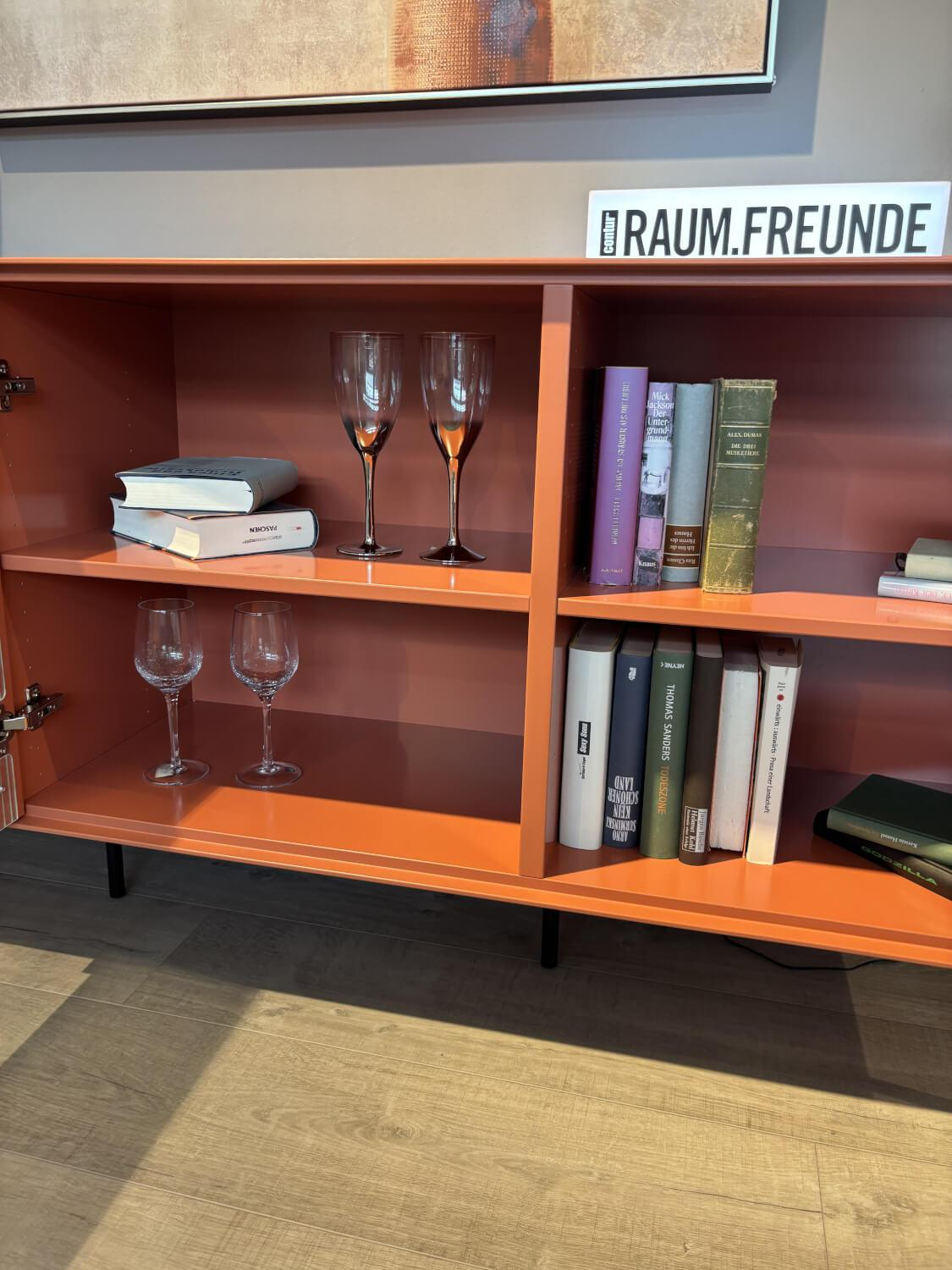 Raum.Freunde - Sideboard Henri Lack Ant Red Rot Orange Füße Metall - 2