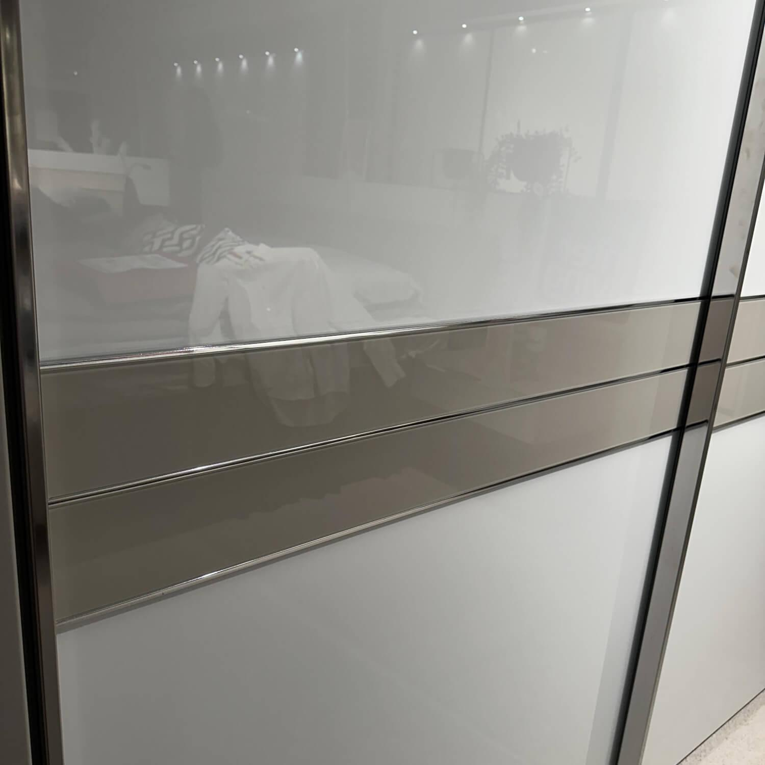 Wiemann - Schlafzimmer IL 1009 Dekor Kieselgrau Glas Weiss Nachtkommoden Schrank Bett Ohne Matratzen Und Lattenrost - 15