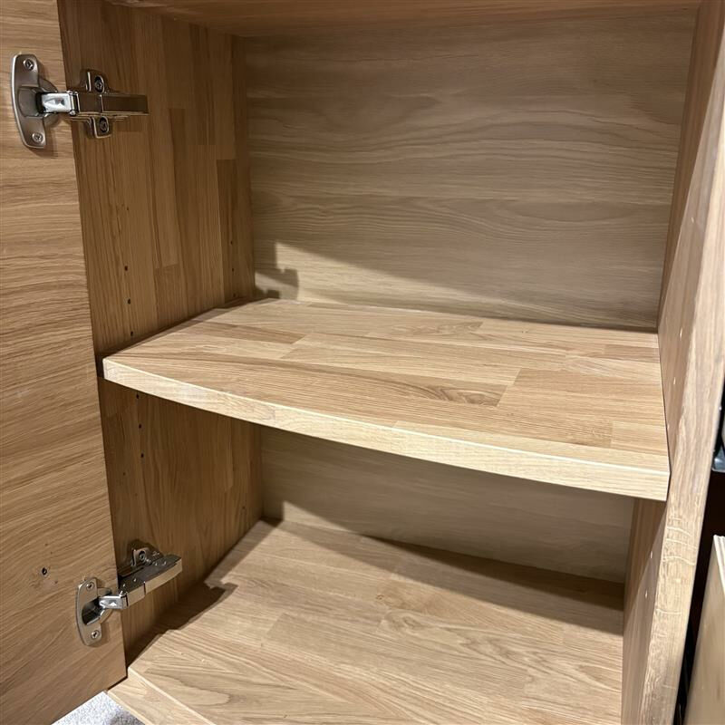 Wöstmann - Sideboard Giulia mit L-Wandboard Korpus Wildeiche Massiv Soft Gebürstet Front Wildeiche Massiv Soft Gebürstet Und Glas Gestell Metall Schwarz - 4
