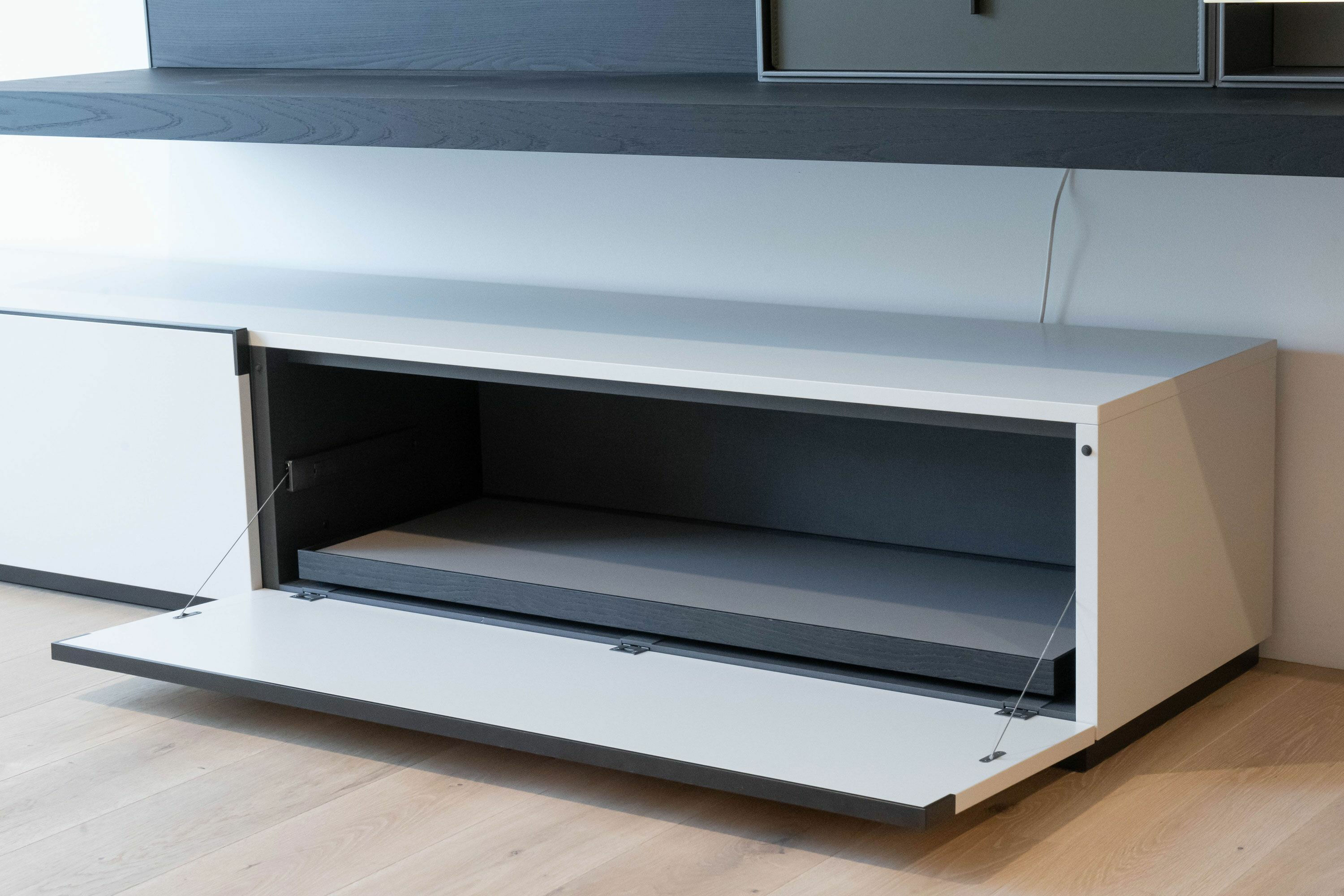 Poliform - Wohnwand Bücherregal Quid Ulme Schwarz Mit Beleuchtung Und Hocker - 3