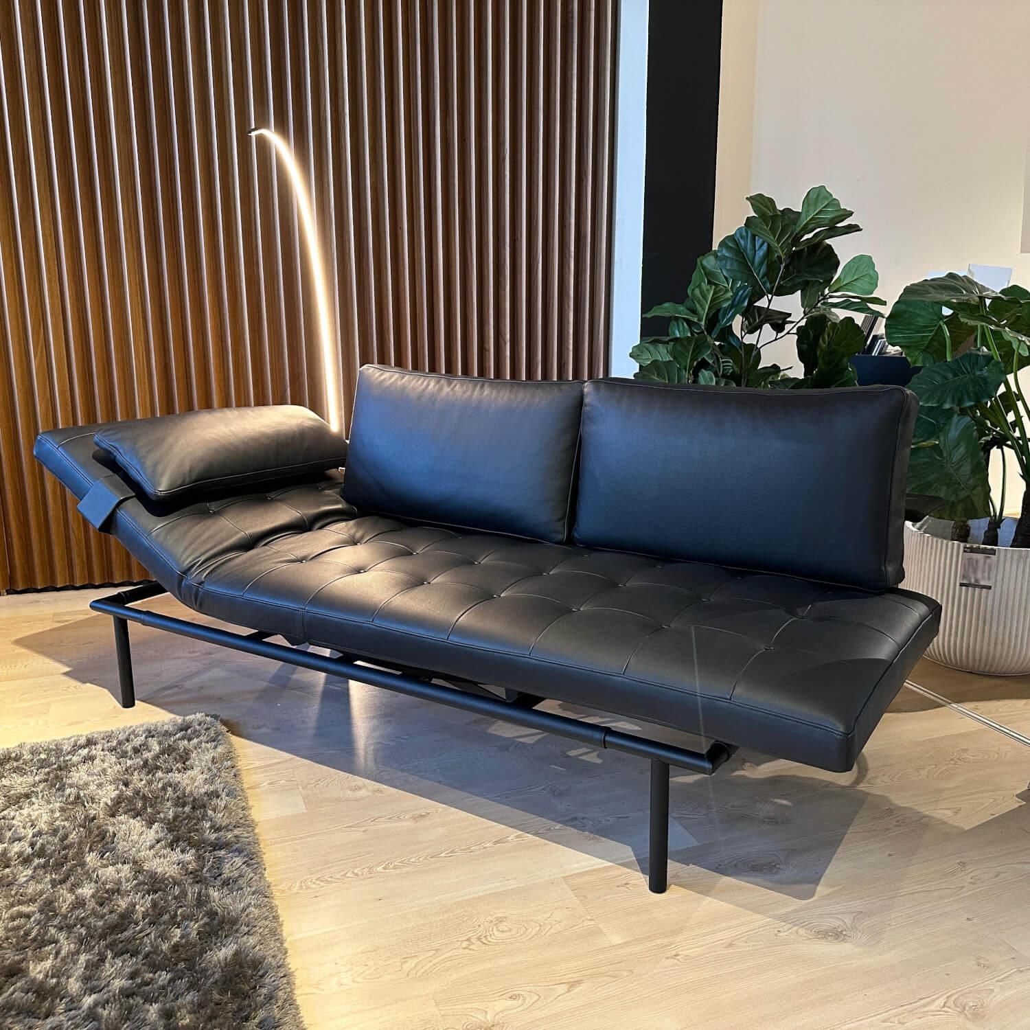 Bielefelder Werkstätten - Liege Campus De Luxe Leder Galaxy IP0140-000 Schwarz Inklusive Rückenkissen Und Nierenkissen - 4