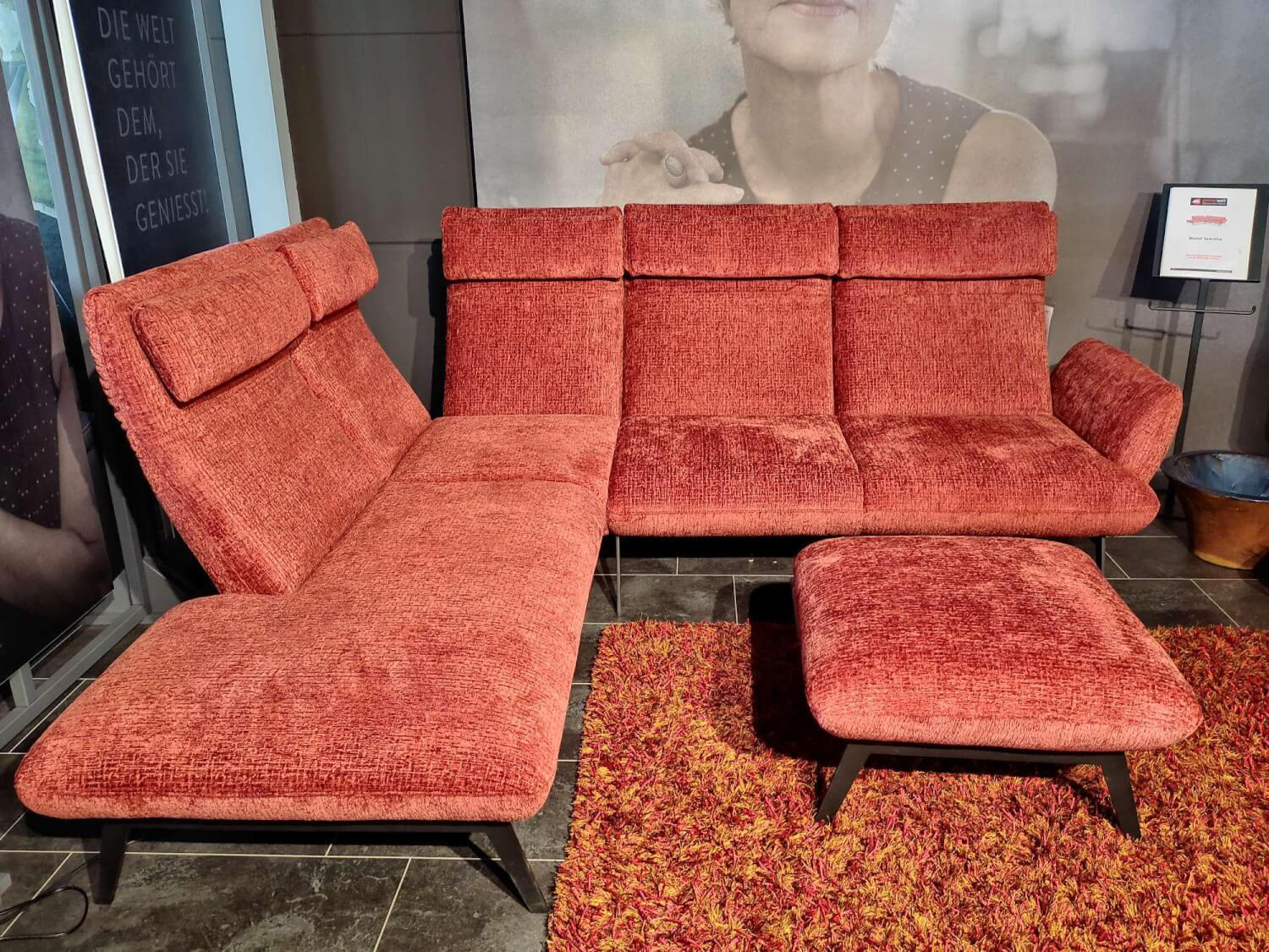 DFM - Ecksofa Valentina Stoff 4 Fusion 36 Carmine Rot mit Hocker - 4