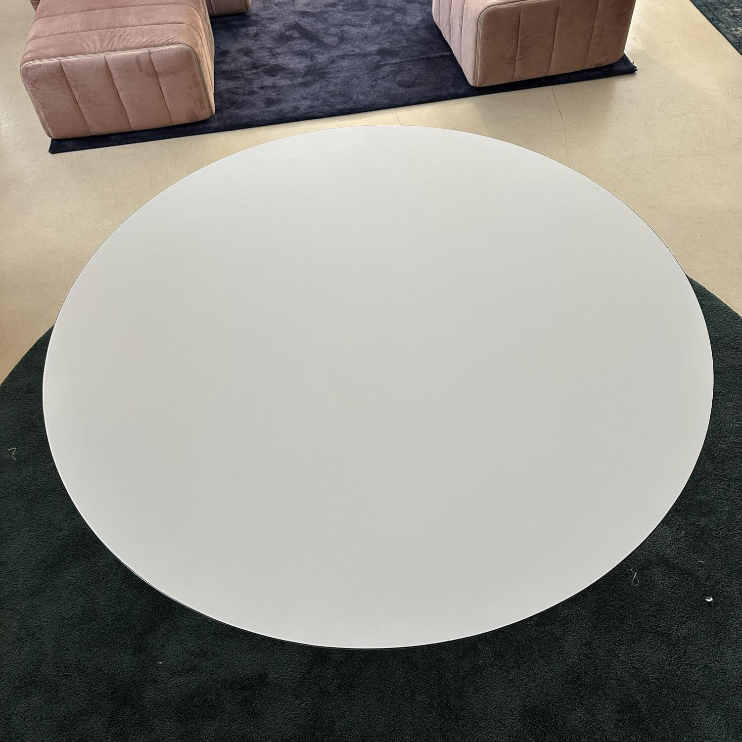 Esstisch Noguchi Tischplatte Weiß Hellgrua Untergestell Gusseisen Und Verchromter Stahldraht