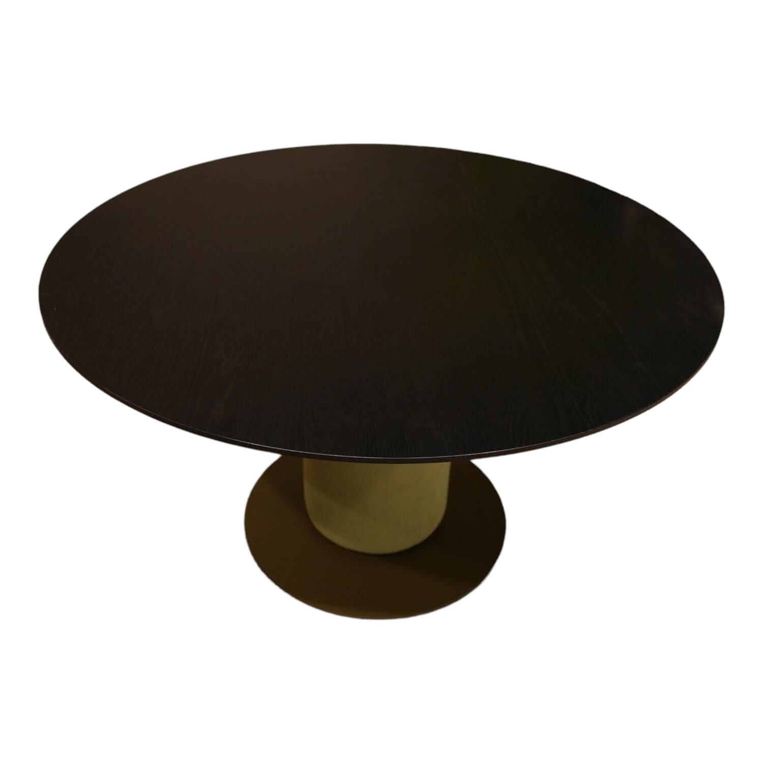 Tisch Gaia Platte Räuchereiche Massiv Schwarz Geölt Bodenplatte Stahl Oliv Pulverbeschichtet