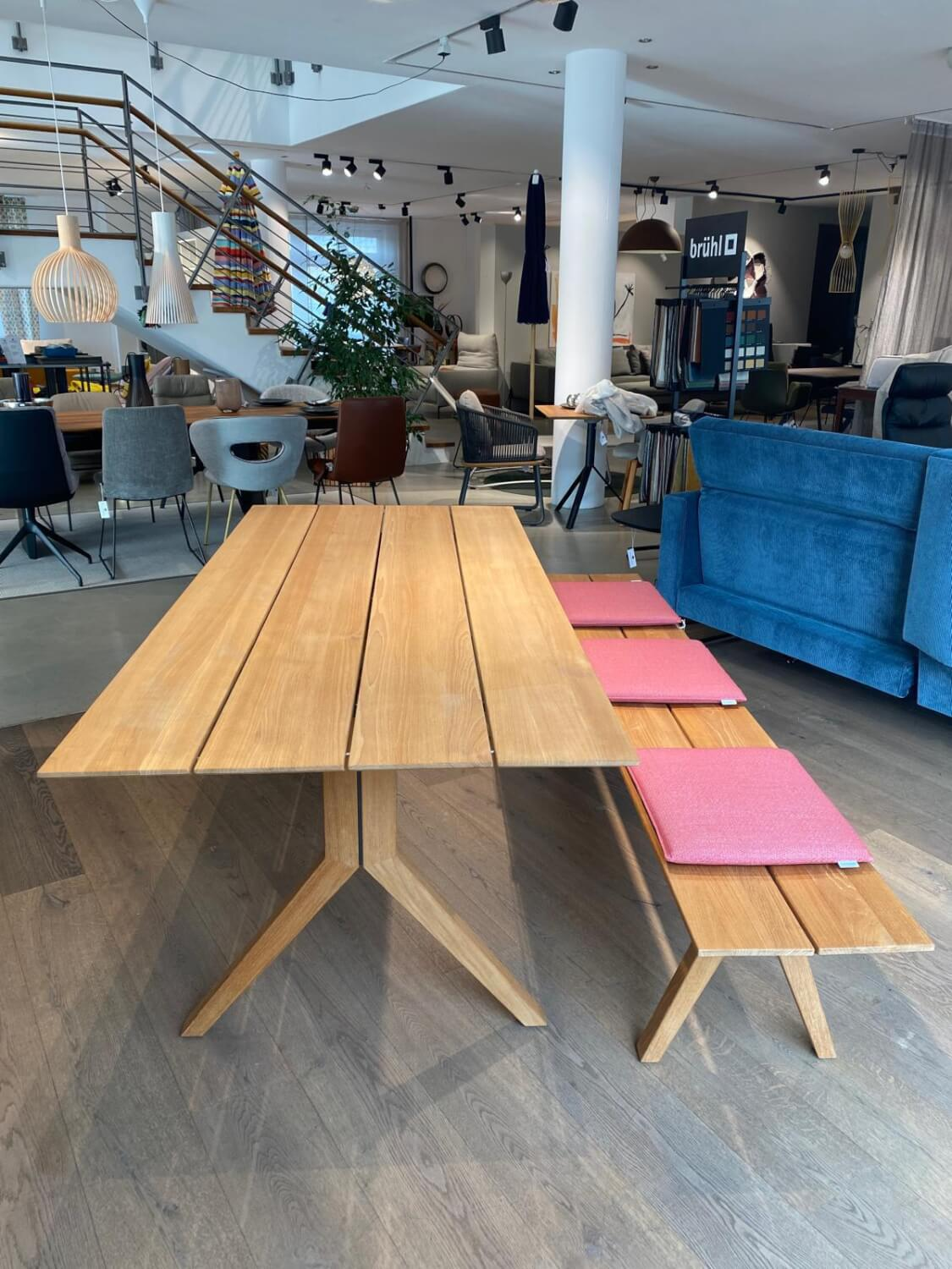 Weishäupl - Tisch Loft Teak Massiv Verleimt mit Bank und Polsterauflagen - 4