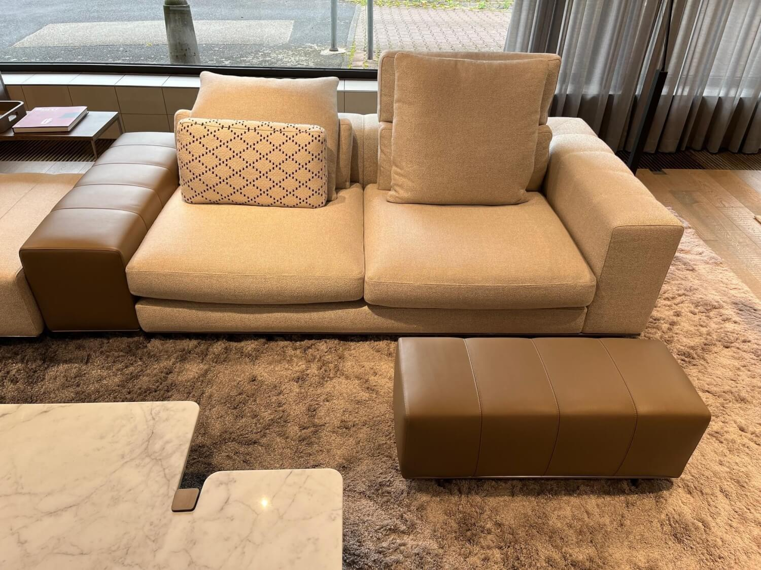 Minotti - Sofa Freeman Stoff Ginza 02 Ghiaccio Weiß Metallgestell Bronze Lackiert Mit Lederbank - Exklusives Angebot, wenn weg dann weg -  - 2