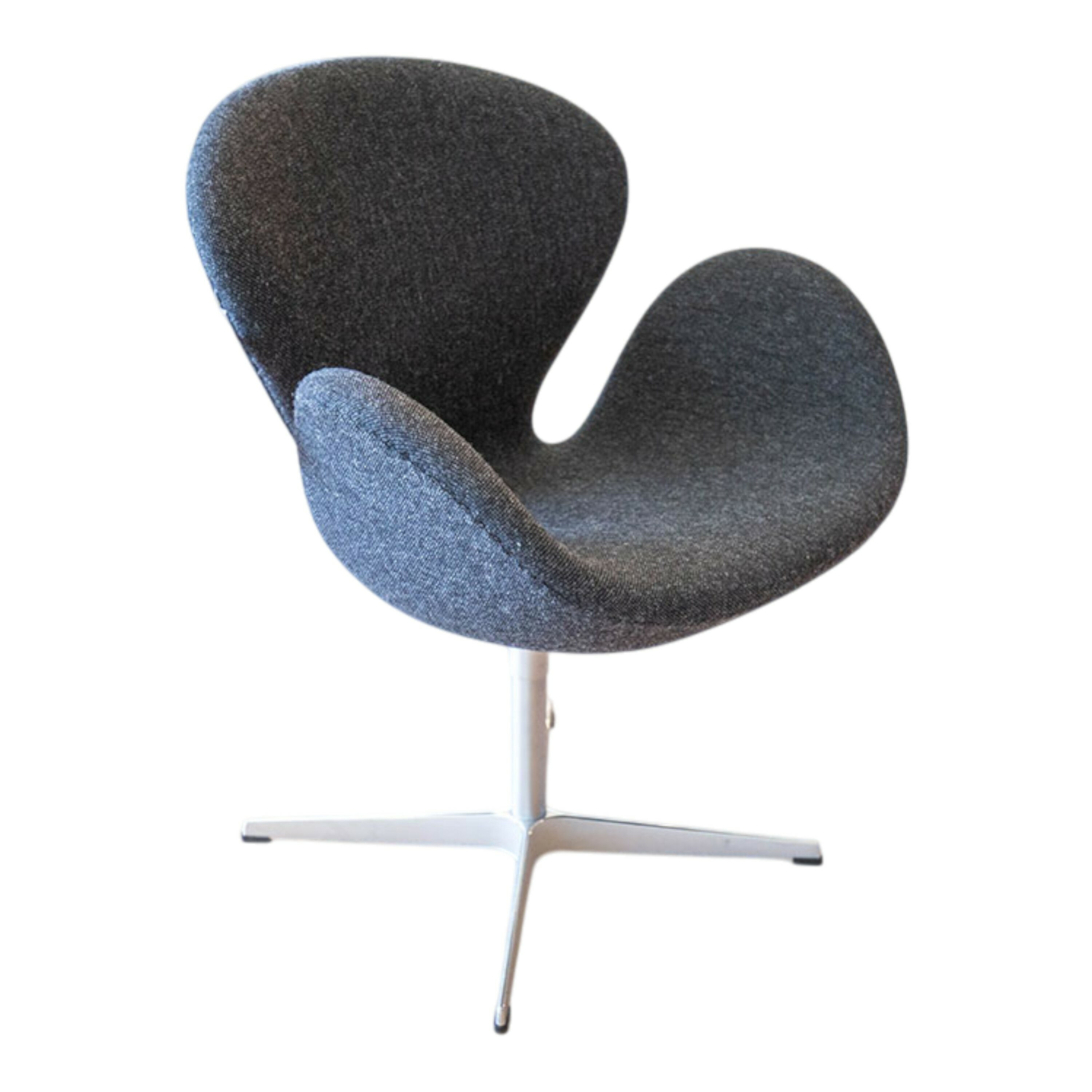 Fritz Hansen - Sessel Swan Chair Stoff Hallingdal 180 Kohle Anthrazit Gestell Satinpoliertes Aluminium - 1