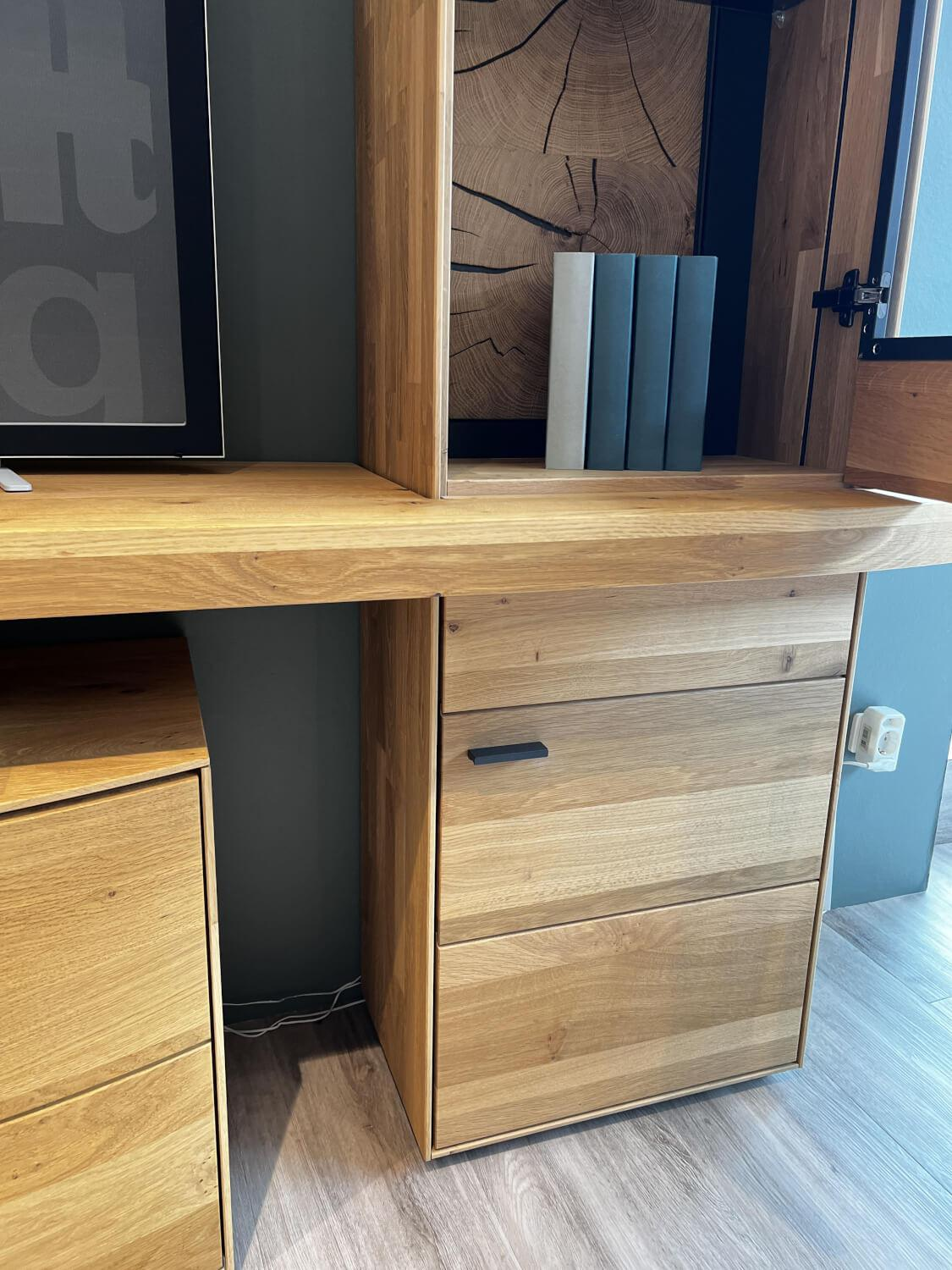 Musterring - Hangelement Giulia front en romp massief wild eiken zacht geborsteld glas kast Optiwhite - 4