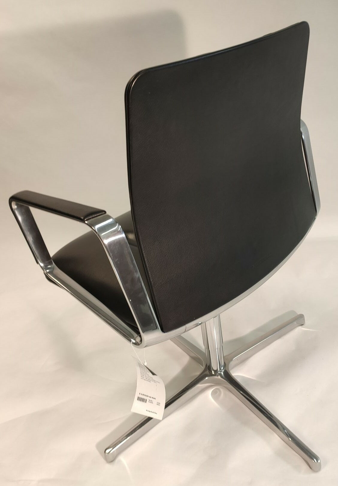 walter-knoll-konferenzstuhl-leadchair-2023-leder-elen-65-1230-black-gestell-aluminium-hochglanz