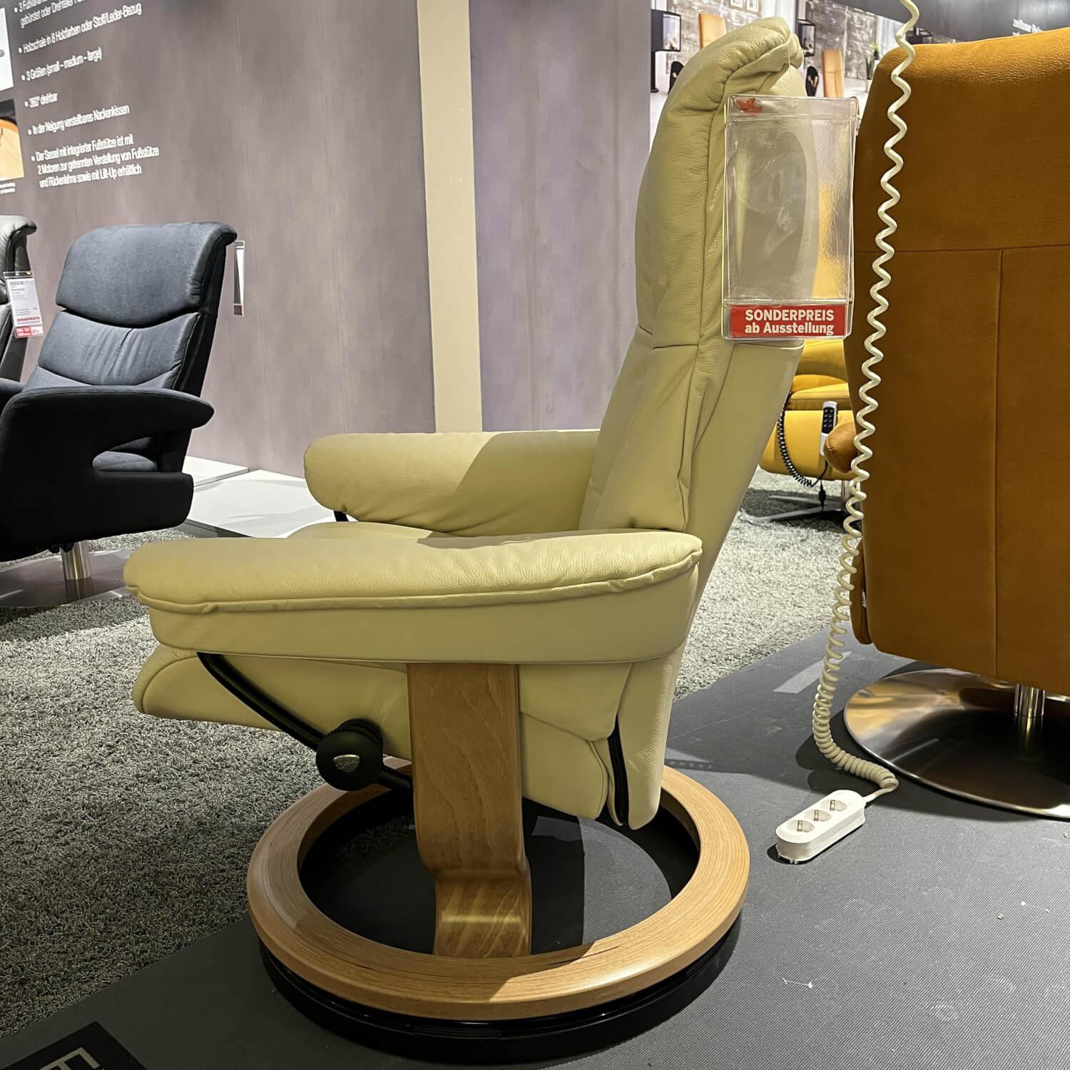 Stressless - Stressless-Sessel Mayfair M Bezug Leder Batick 13 Cream Drehgestell Classic Eiche Mit Hocker - 6