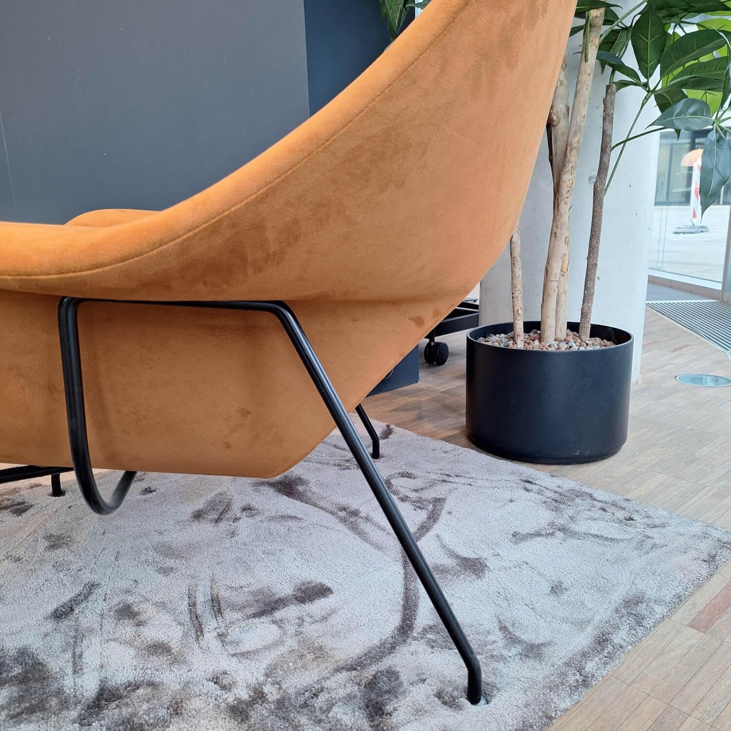 Knoll International - Relax Chair Womb Stoff Colorado Grau Braun Und Ultrasuede Braun Gestell Metall Schwarz - 4