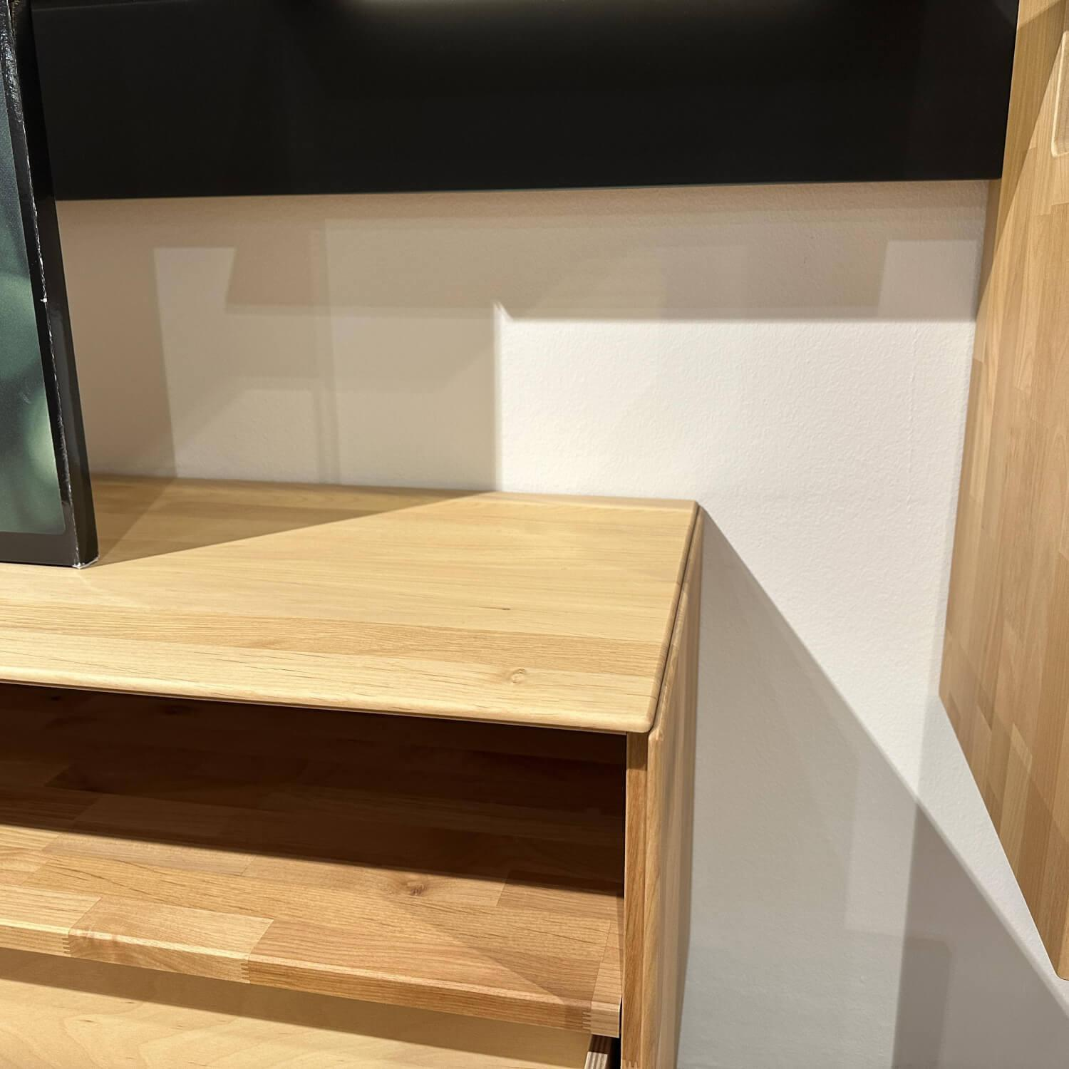 Wöstmann - Wohnwand WM 2320 Holz Kanadische Erle Massiv Natur Mit Mattglas Front Und Beleuchtung - 3