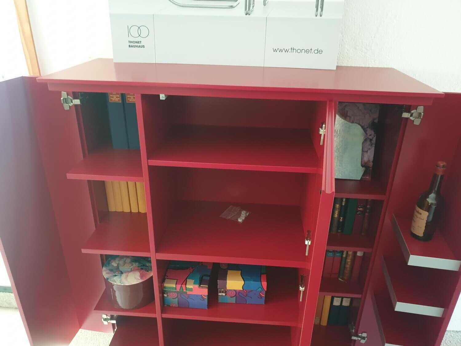 Möller Design - Schrank Plain Lack Matt Rot 4-türig - 4