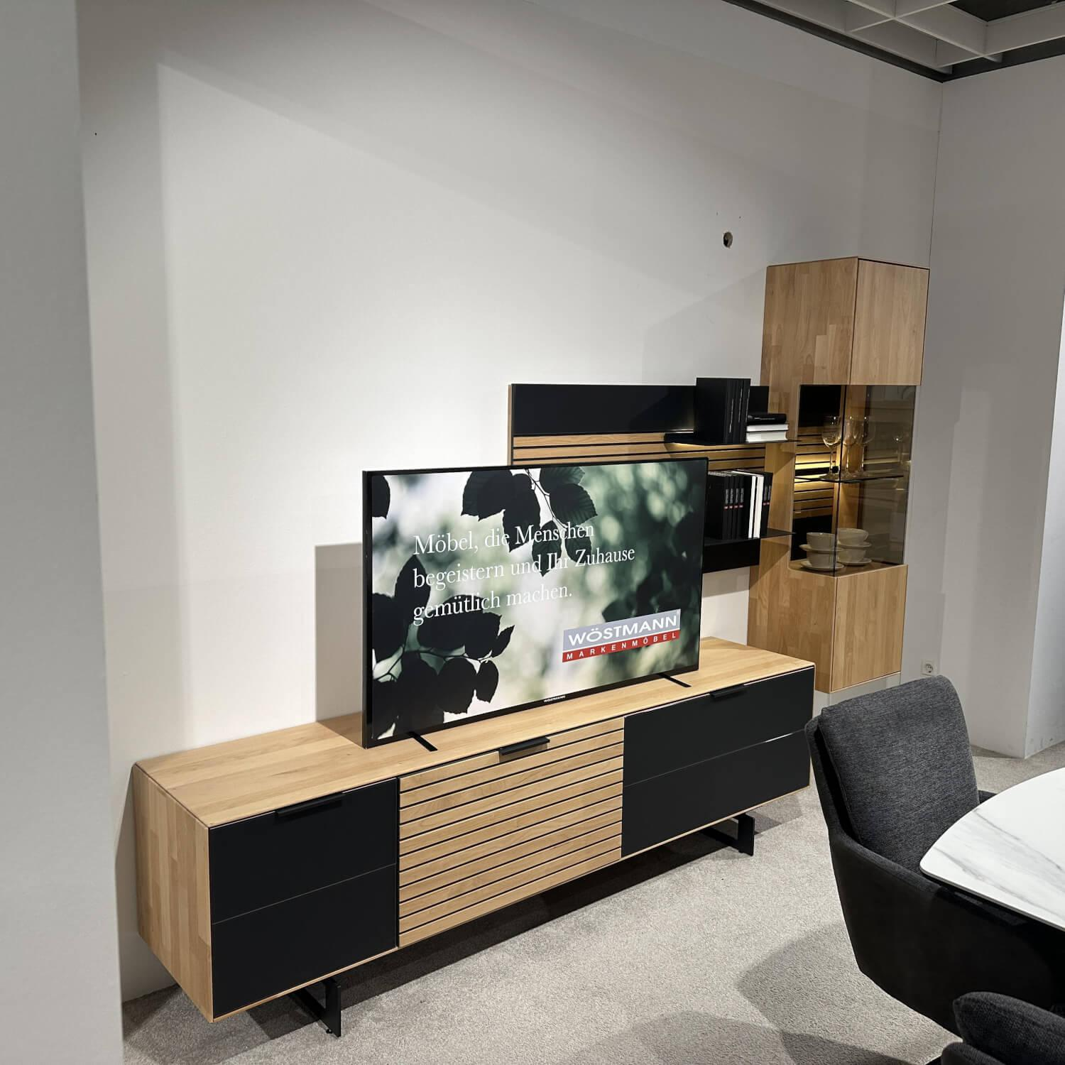 Wöstmann - Wohnwand WM 2320 Holz Kanadische Erle Massiv Natur Mit Mattglas Front Und Beleuchtung - 6