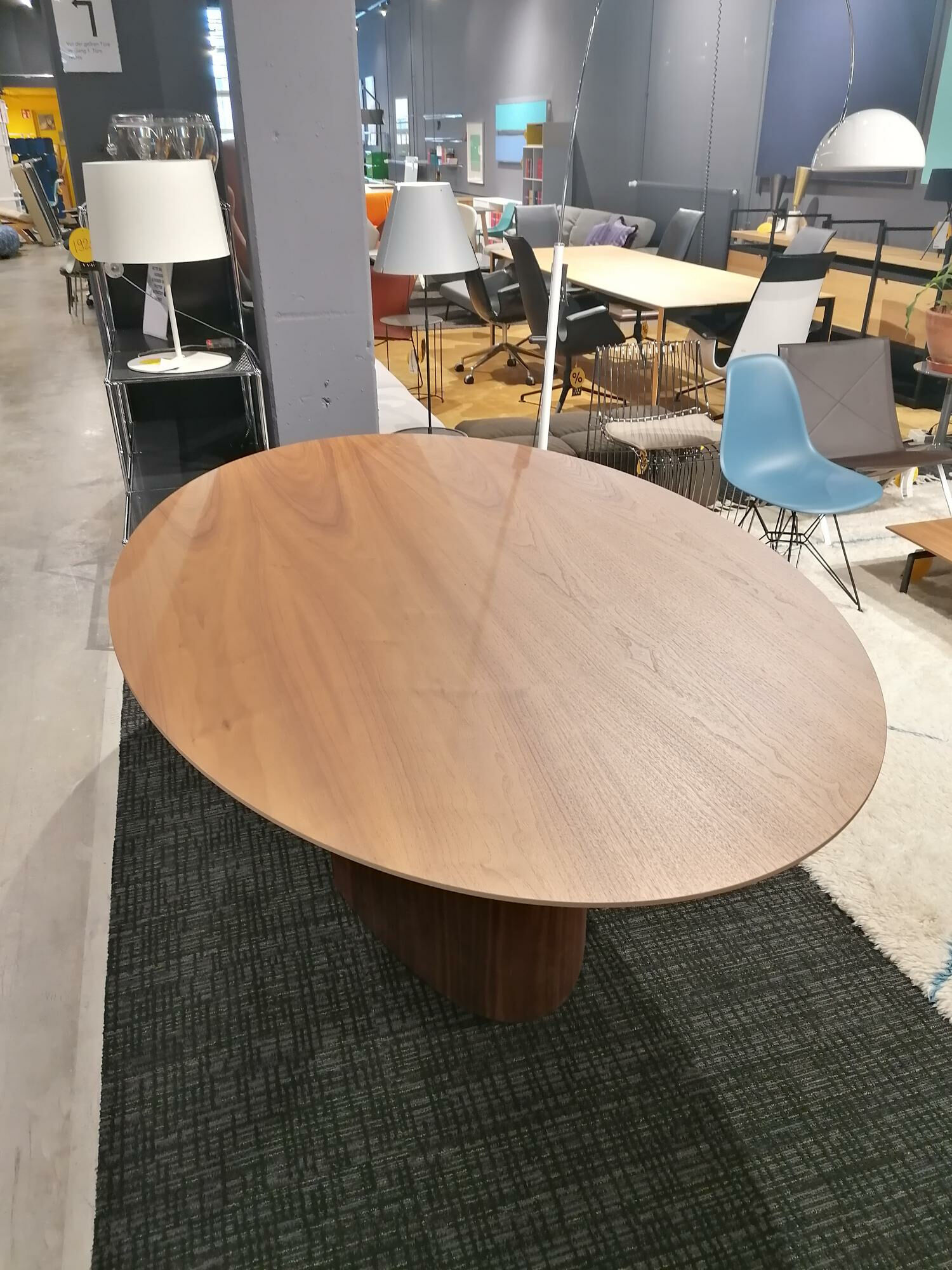 Esstisch Monoplauto Standard Platte Oval Holz Canaletto Walnuss Runder Tischfuß