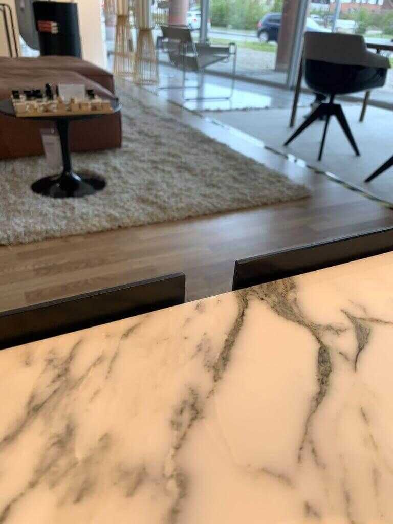 Interlübke - GLAS Raumteiler Sideboard Jorell Abdeckplatte Marmor Außenfarbe Klarglas Schwarz Lackiert - 5