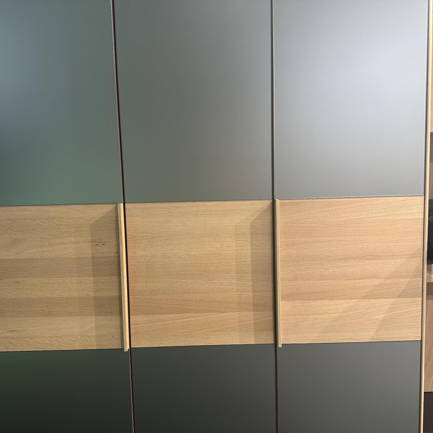 Team 7 - Kleiderschrank Valore Eiche Weißöl Glas Matt Stahl Grau Mit Schminktisch - 8