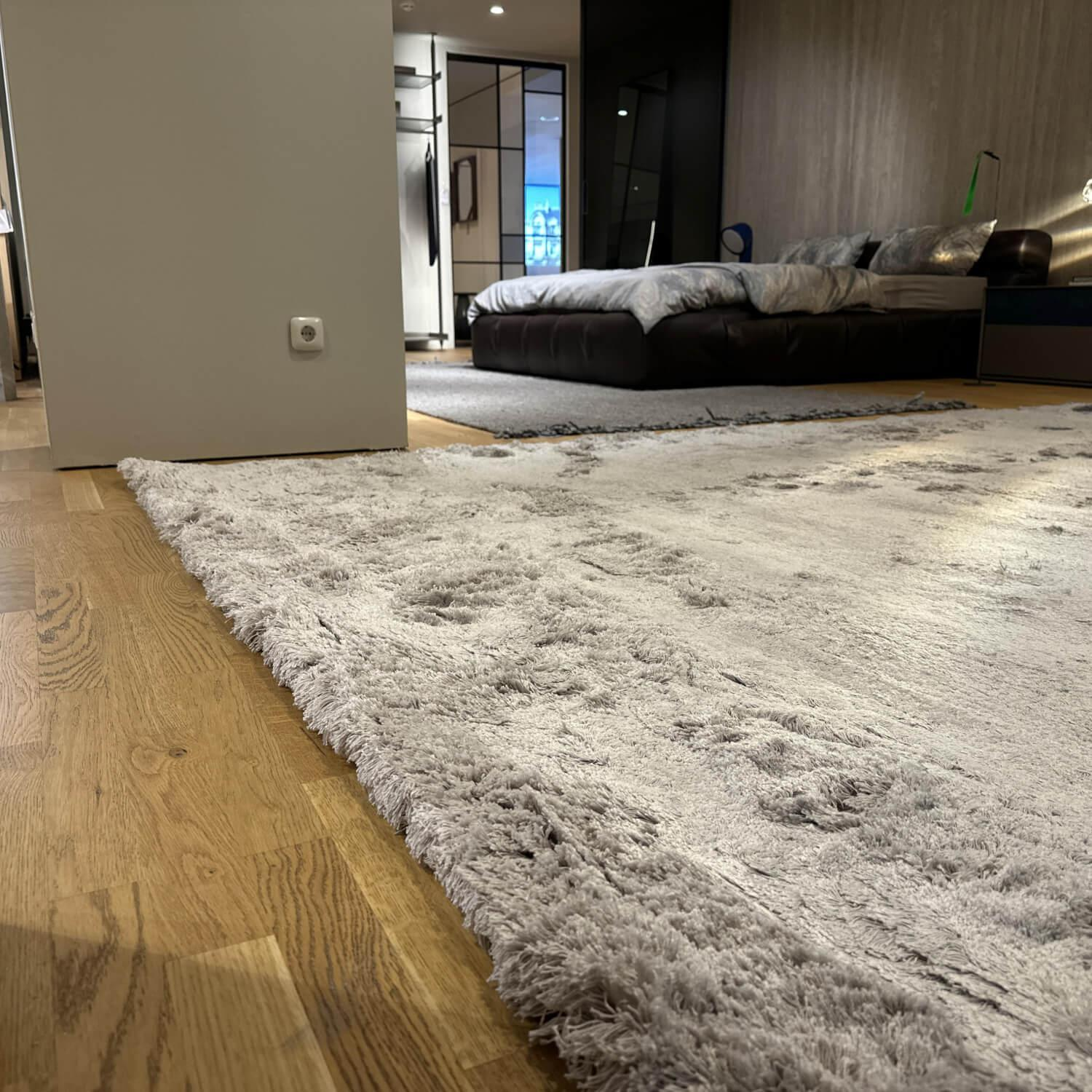 Ferreira de Sá - Teppich 320x240 Gradient Odyssey Botanical Silk Grau Handgetuftet - 2