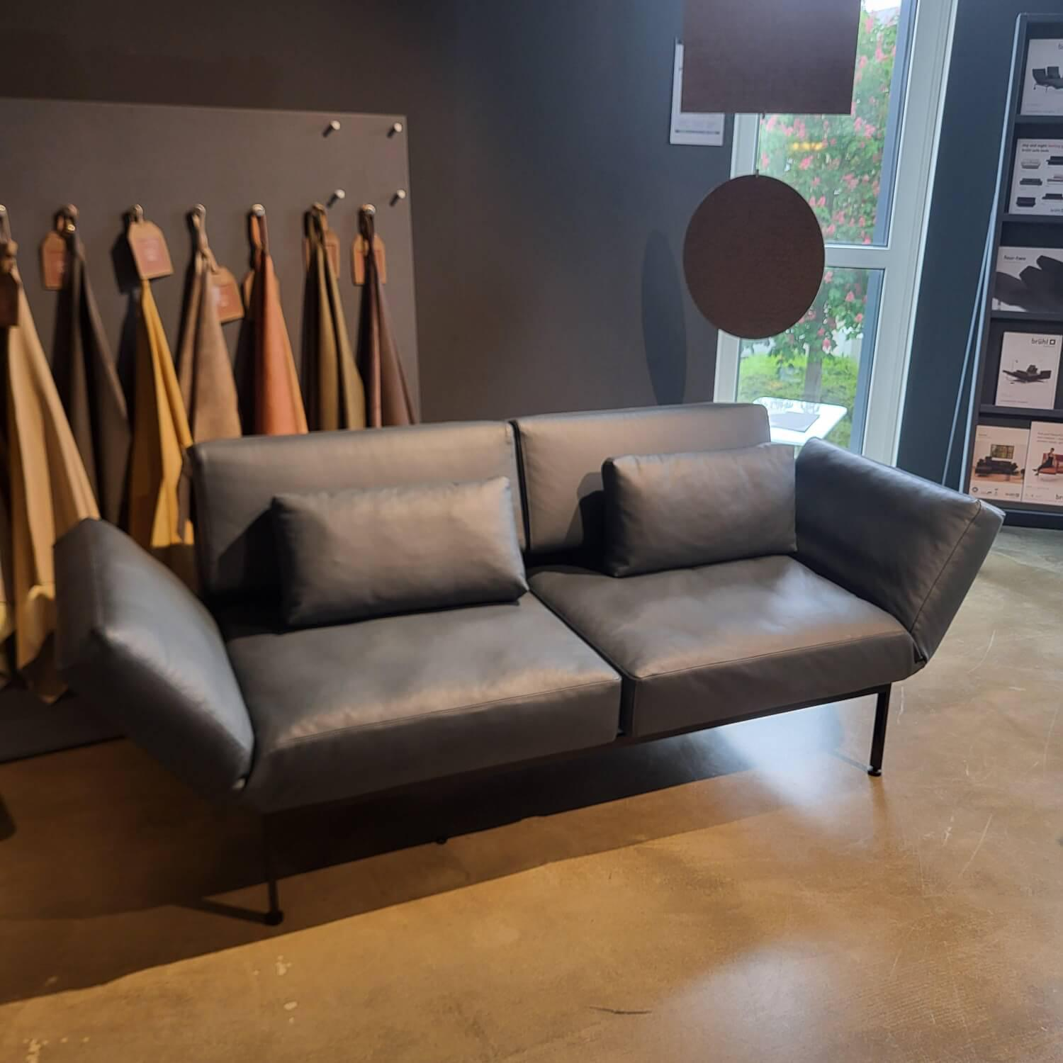 Brühl - Sofa Roro Soft Leder La Plume 65 Blau Gestell Metall Schwarz Pulverbeschichtet Mit Rollen Inklusive 2 Kissen - 5