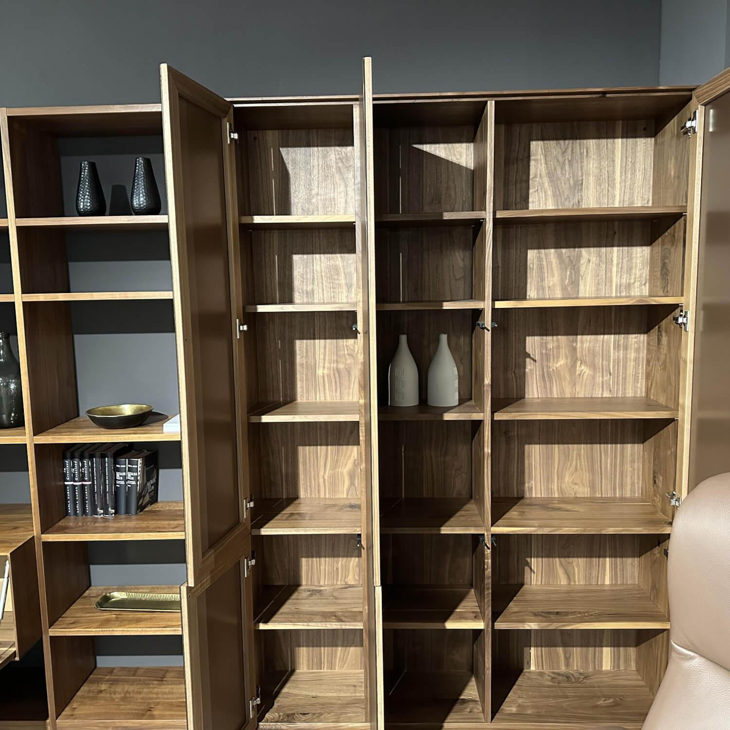 Anrei - Wohnwand Puro Holz Ast Nussbaum Natur Geölt Fronten Glas Matt Bronze - 2