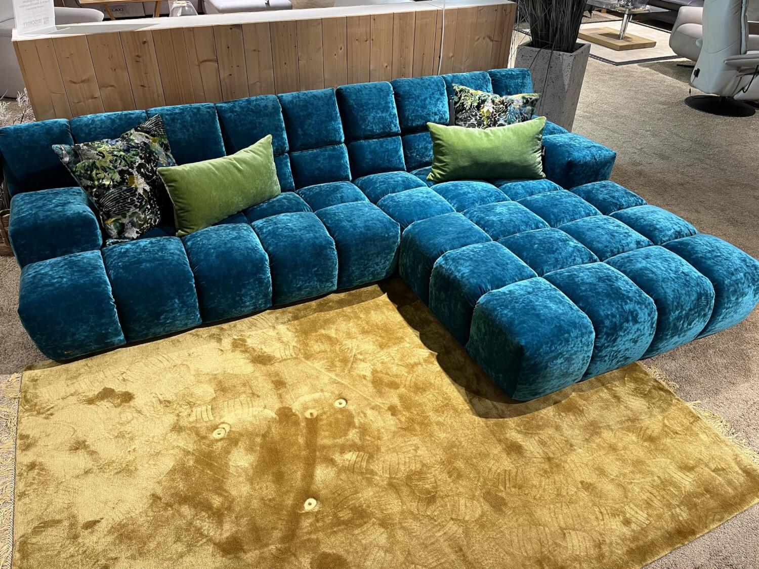Bretz - Ecksofa Ocean 7 Stoff 65 9622 Hochfloor Velours Curacao Türkis mit Kuschelkissen-Set - 5