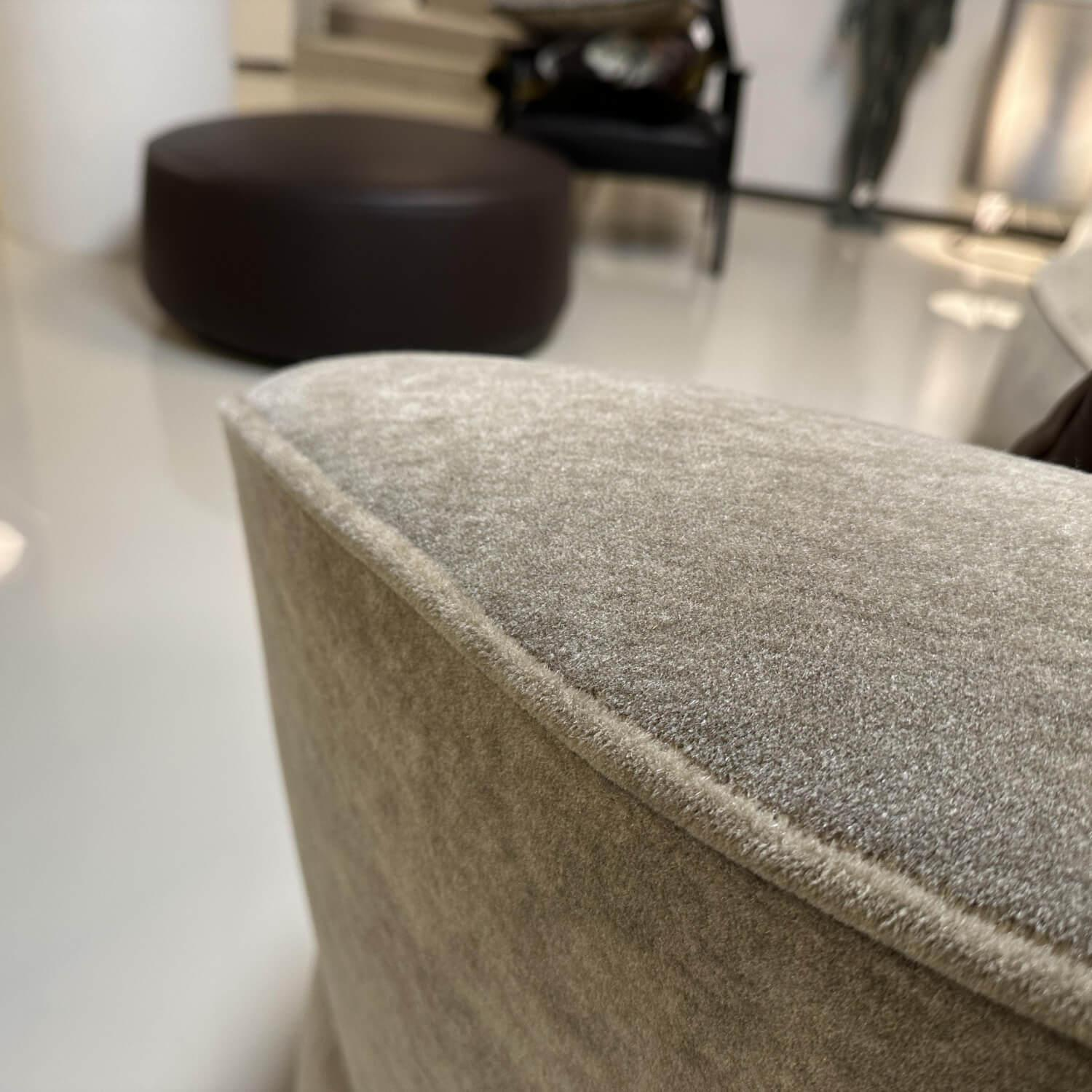 Bielefelder Werkstätten - Sofa Nimbo Stoff Savoy BW 1792-323 Taupe mit 3 Kissen - 5