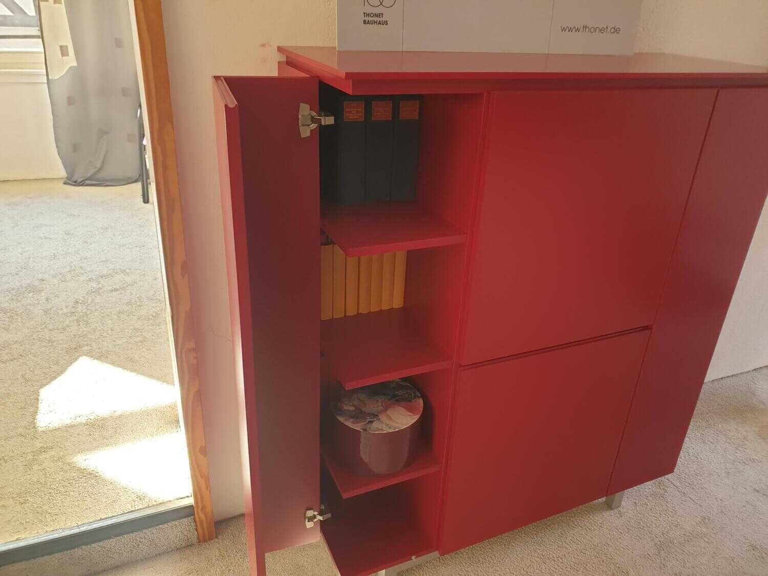Möller Design - Schrank Plain Lack Matt Rot 4-türig - 2