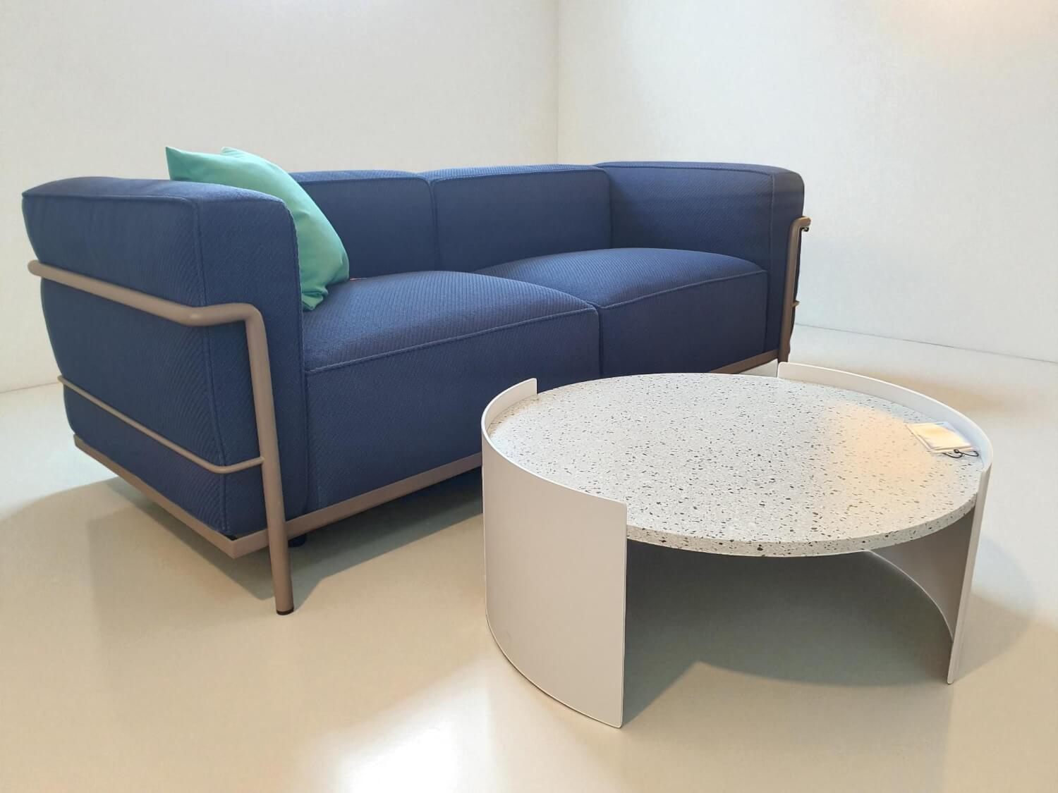 Cassina - Sofa Fauteuil Grand Comfort 2 Place Outdoor Stoff Kemi 13 L371 Blau Gestell Schlamm Geprägt - 4