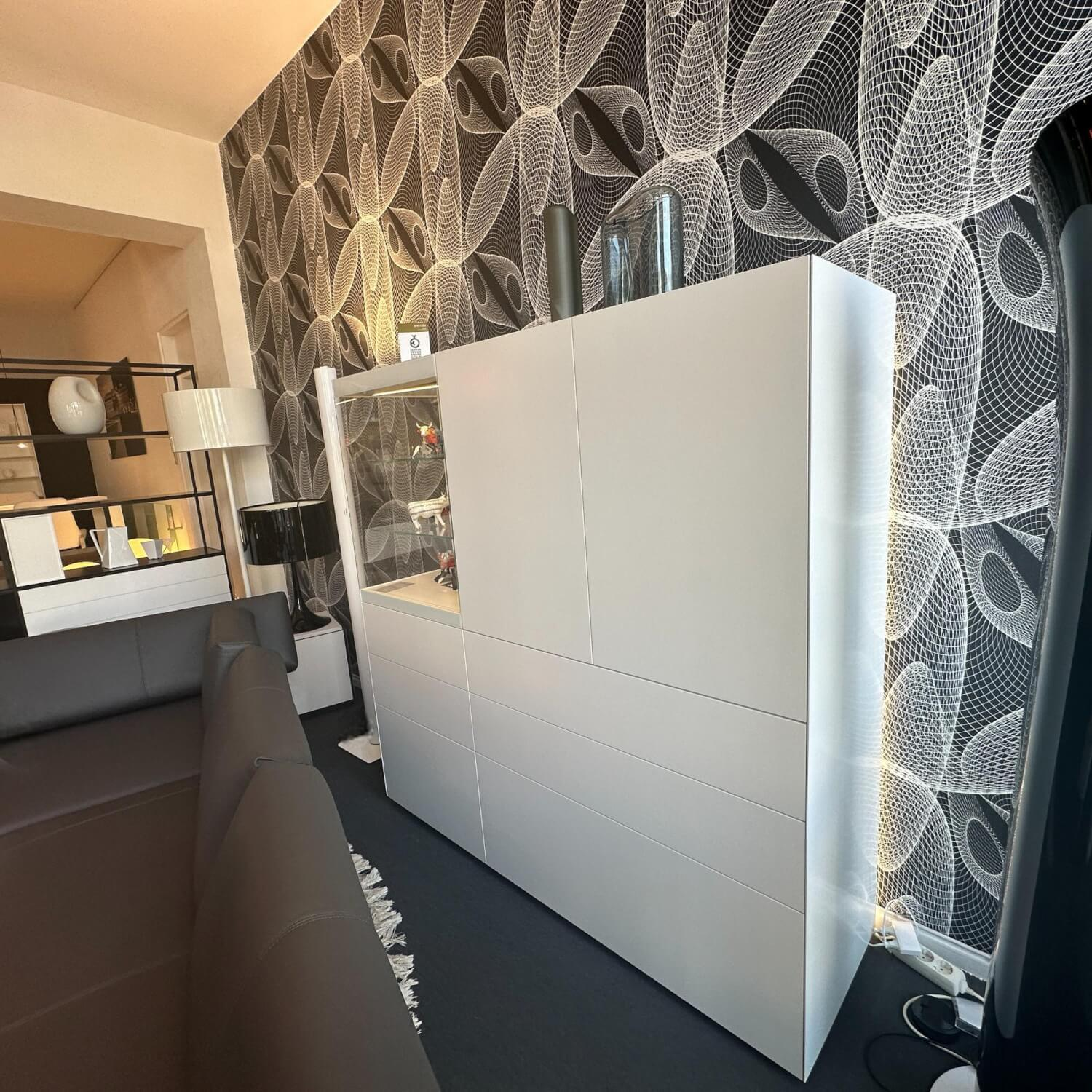 Interlübke - Highboard Just Cube Lack Schneeweiß M03 Weiß  Mit Vitrinenelement Glas Optiwhite Inklusive Beleuchtung Ohne Deko - 5